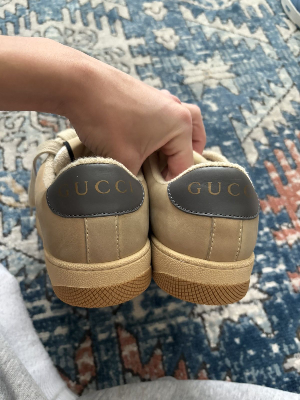 Gucci Gucci beige low top, blue and red stripe sneaker Size US 6 / EU 39 - 10 Thumbnail