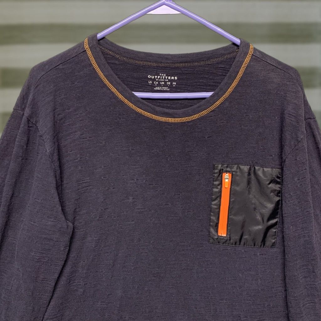 Urban Outfitters Outfitters Mens Tee Size L Navy Blue 1 Zip Pocket Orange Trim Logo on Sleeve Shirt Long Sleeve Crew Neck Blue Pockets Mens Size US L / EU 52-54 / 3 - 1 Thumbnail