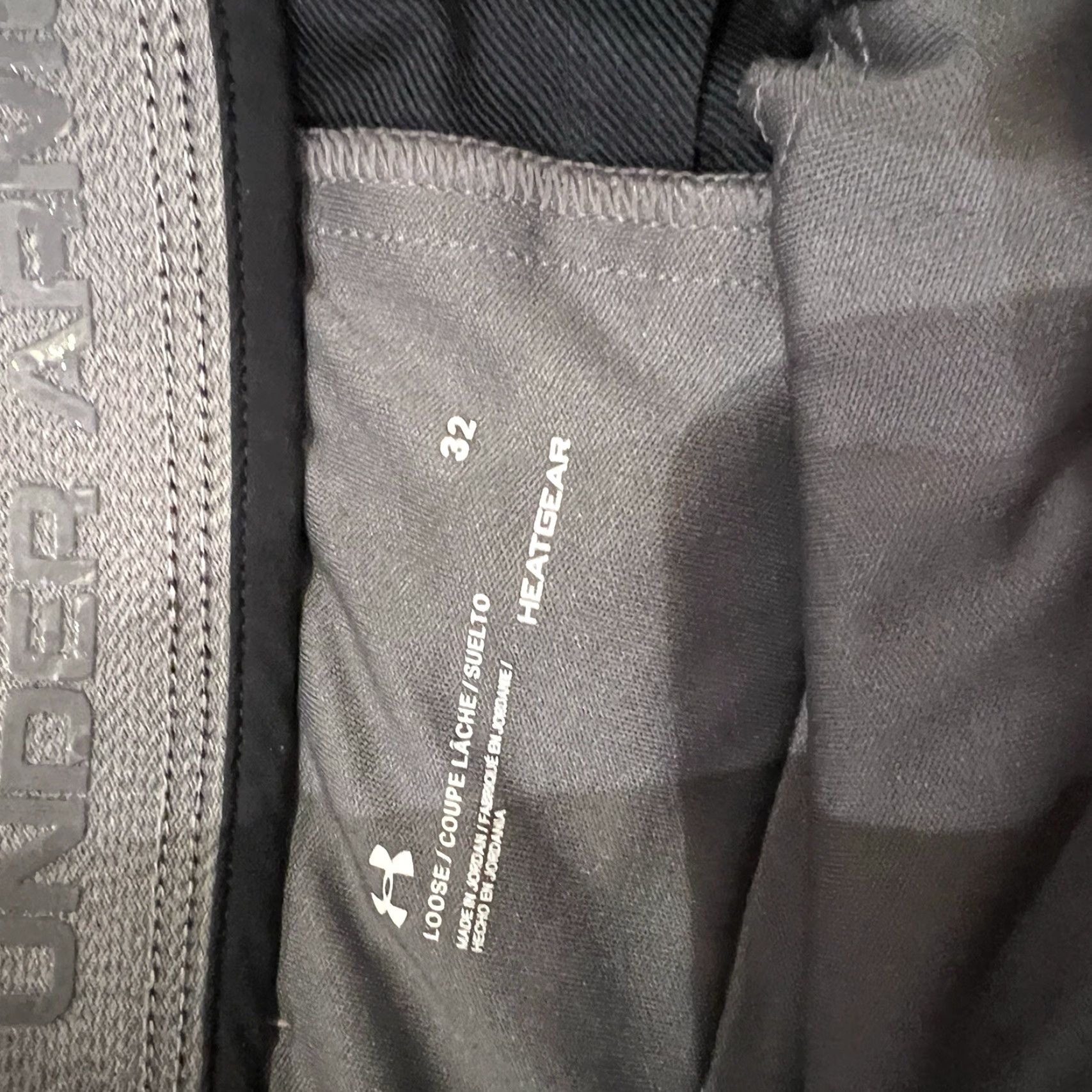 Under Armour Under Armour Mens Bermuda Shorts 32 Black Athletic Moisture Wicking 9 In Inseam 5-Pocket Casual Performance Bermuda Style Size US 32 / EU 48 - 2 Thumbnail
