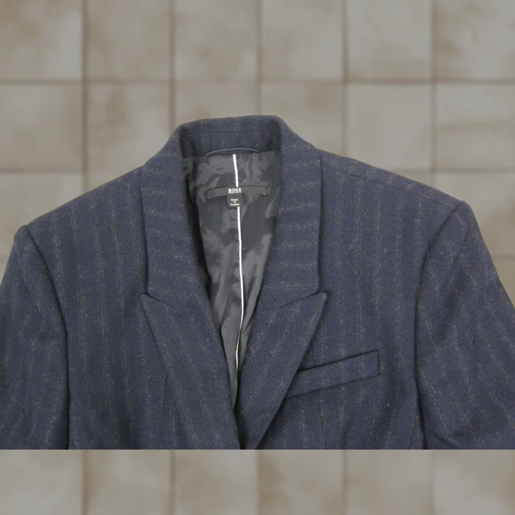 Hugo Boss VINTAGE Hugo Boss Blazer Women 4 Navy Blue Striped Wool Angora Sports Coat Jacket Casual Business Two-Button 80s City Classic Tuxedo Women's Blue Size S / US 4 / IT 40 - 1 Thumbnail