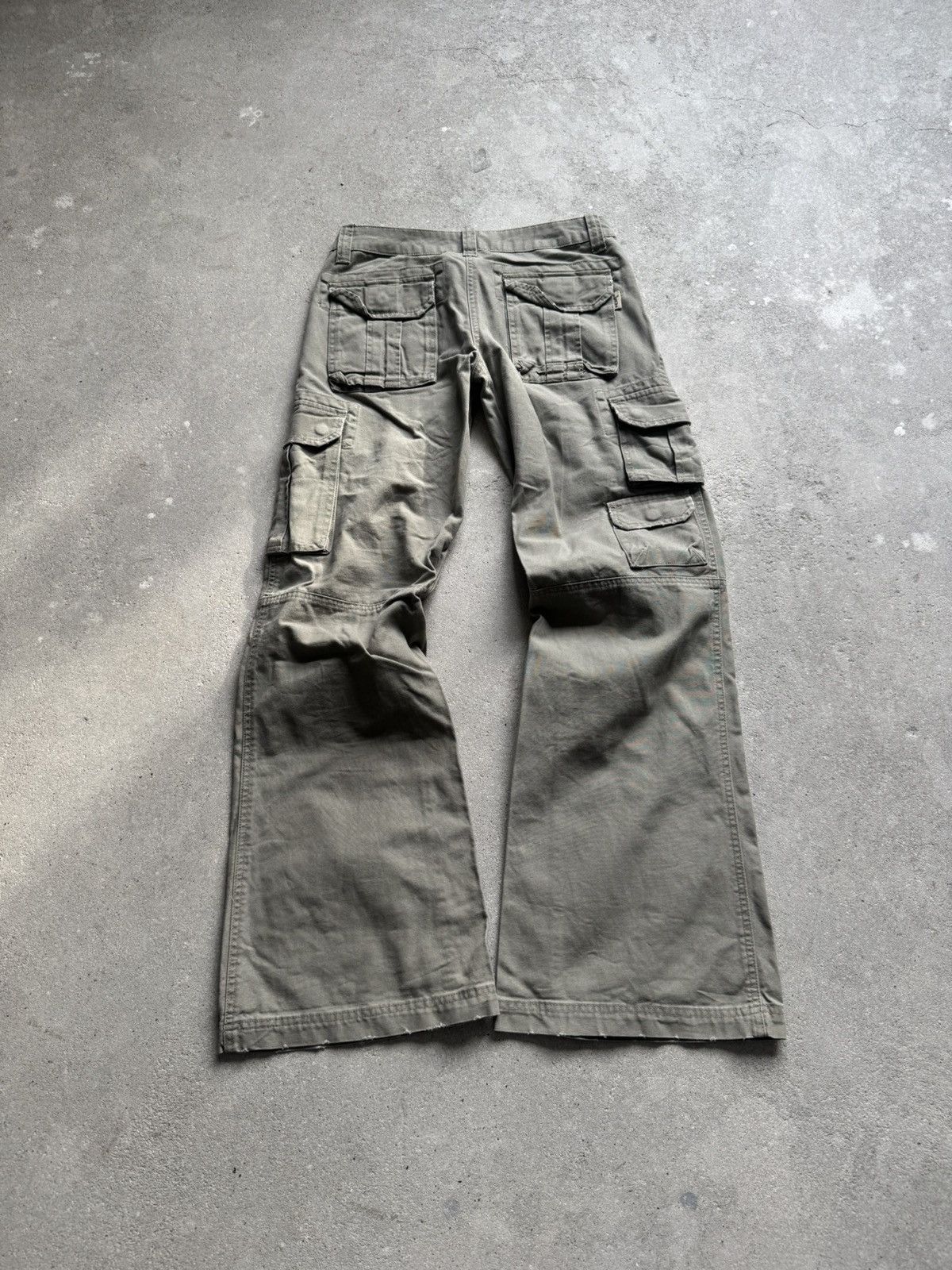 Neighborhood Archival Neighbourhood Cargo Flared Jeans Size US 27 - 13 Thumbnail