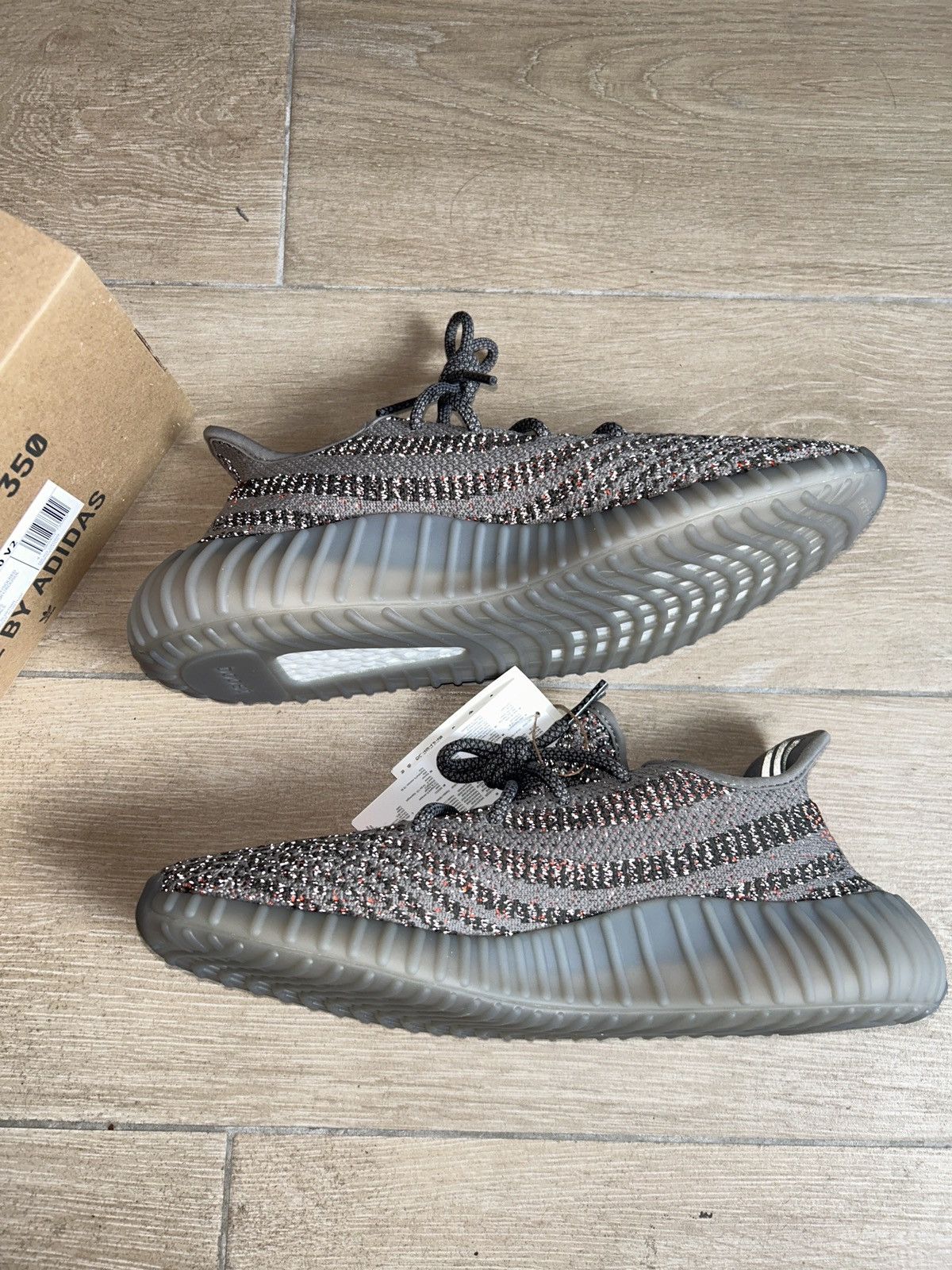 Yeezy Adidas Yeezy 350 v2 Beluga Reflective Size US 11.5 / EU 44-45 - 7 Thumbnail