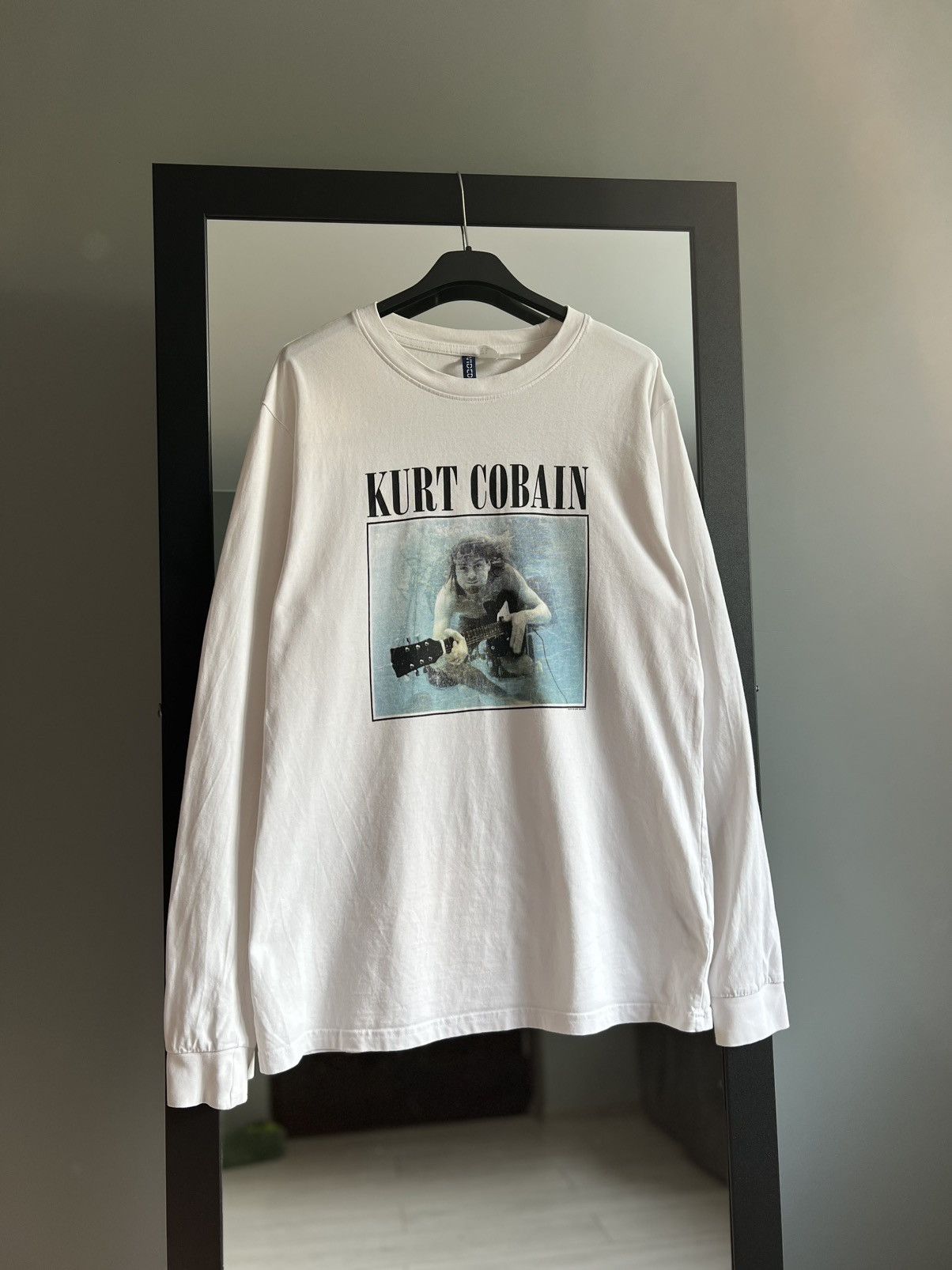 Nirvana RARE❗️Kurt Cobain Nirvana x H&M Long Sleeve Shirt Size US M / EU 48-50 / 2 - 3 Thumbnail