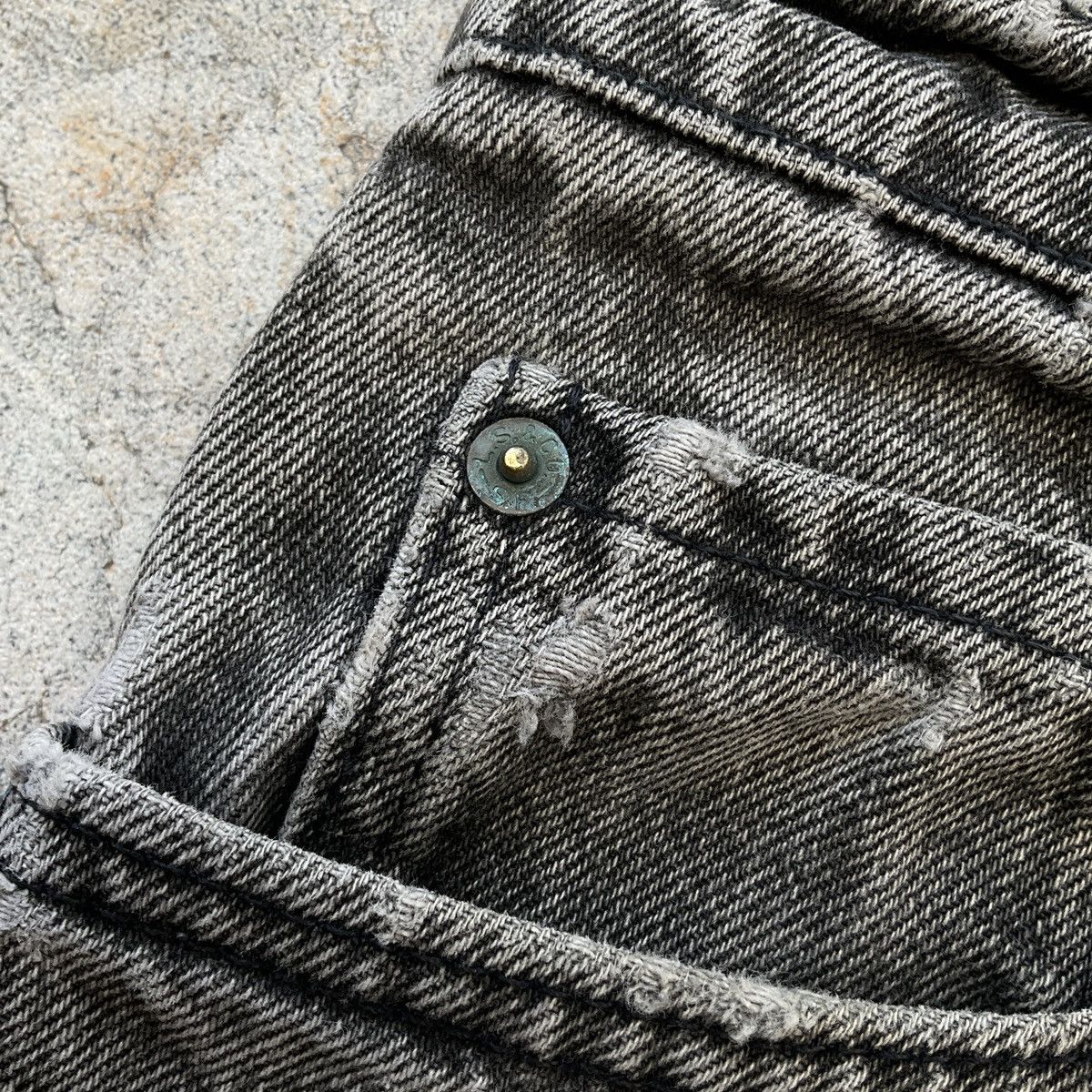 Levi's × Vintage Vintage Trashed Distressed 80s Levi's Made In USA 505 Pants Size US 34 / EU 50 - 8 Thumbnail