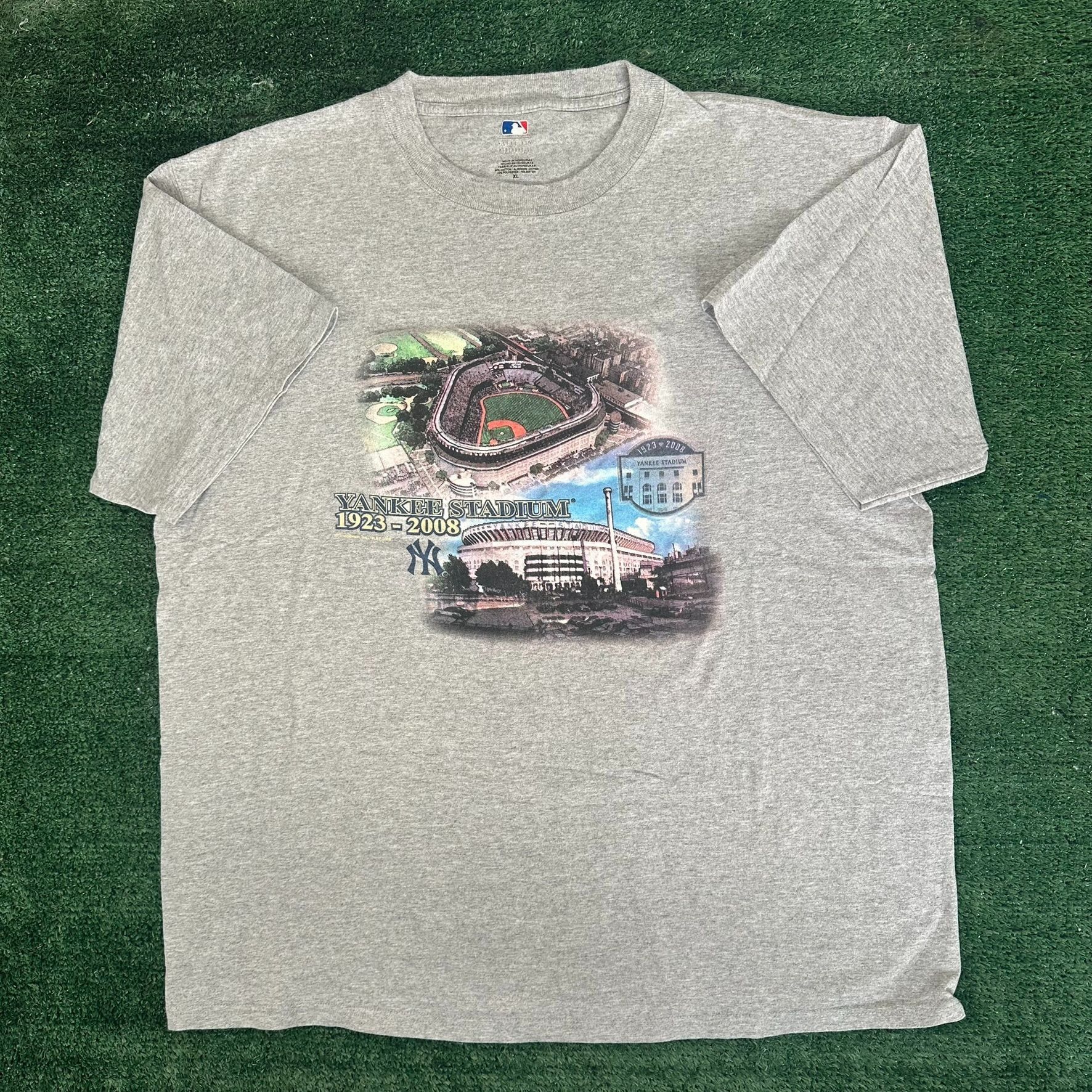 MLB Vintage New York Yankees Stadium T-Shirt Y2K MLB Baseball NY Size US XL / EU 56 / 4 - 1 Thumbnail