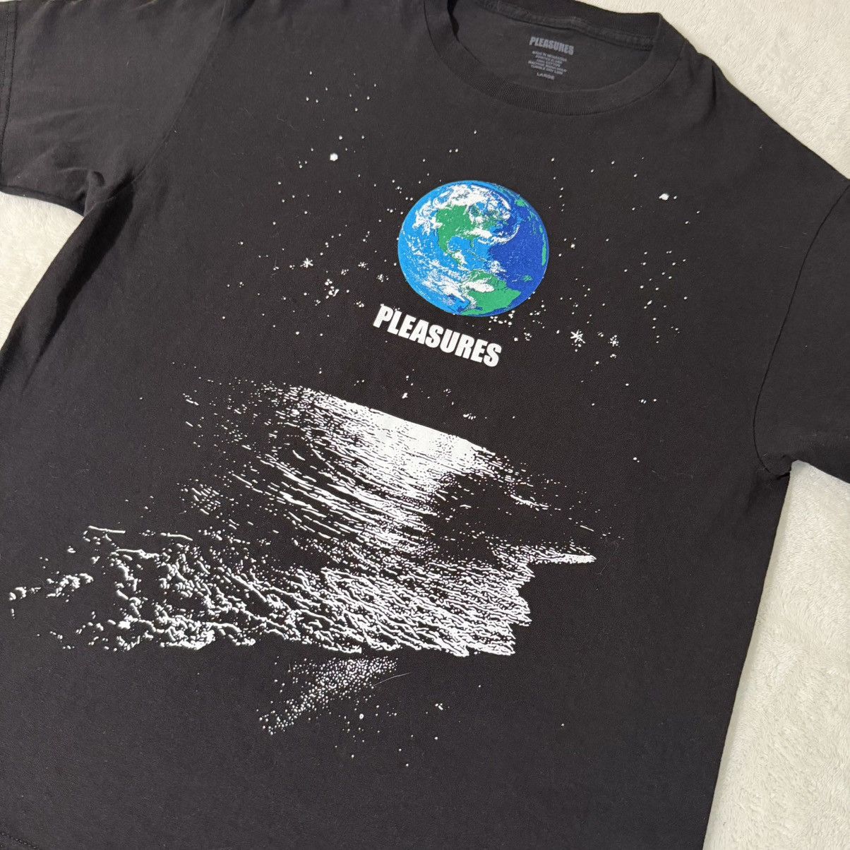 Pleasures Pleasures Rent Earth T-Shirt Size US L / EU 52-54 / 3 - 2 Thumbnail