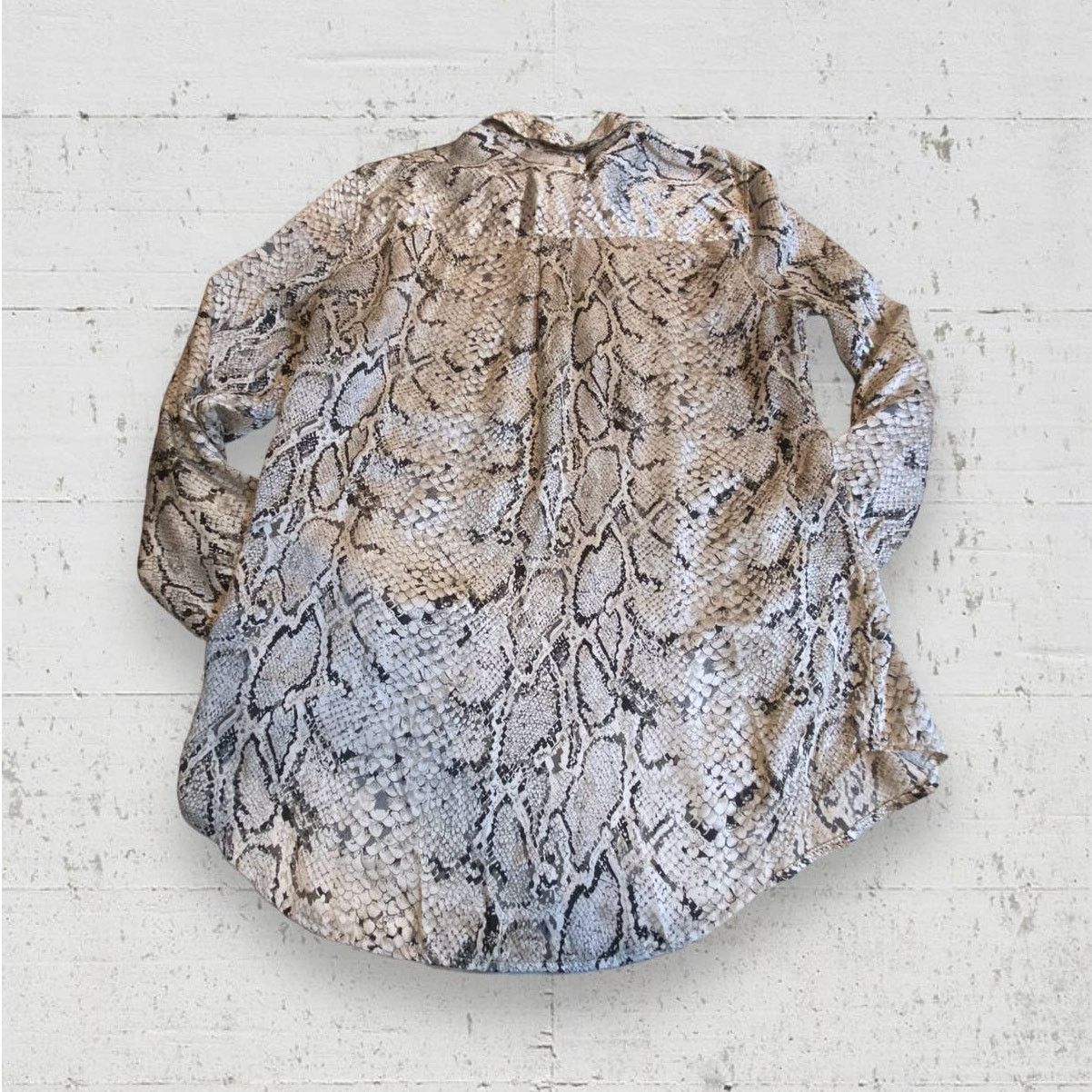 Equipment Equipment Femme 100% Silk Gray Snake Print Button Shirt L Size L / US 10 / IT 46 - 9 Thumbnail