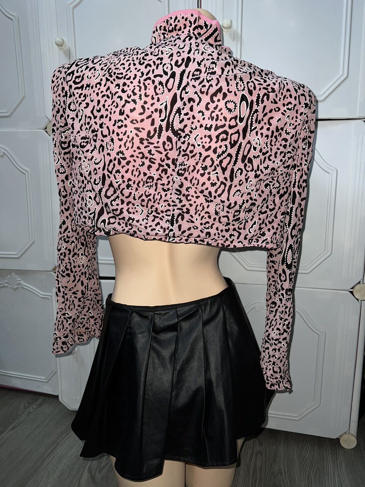 Dolce & Gabbana BeliSian cropped leopard top 💖🐆 Size ONE SIZE - 4 Thumbnail