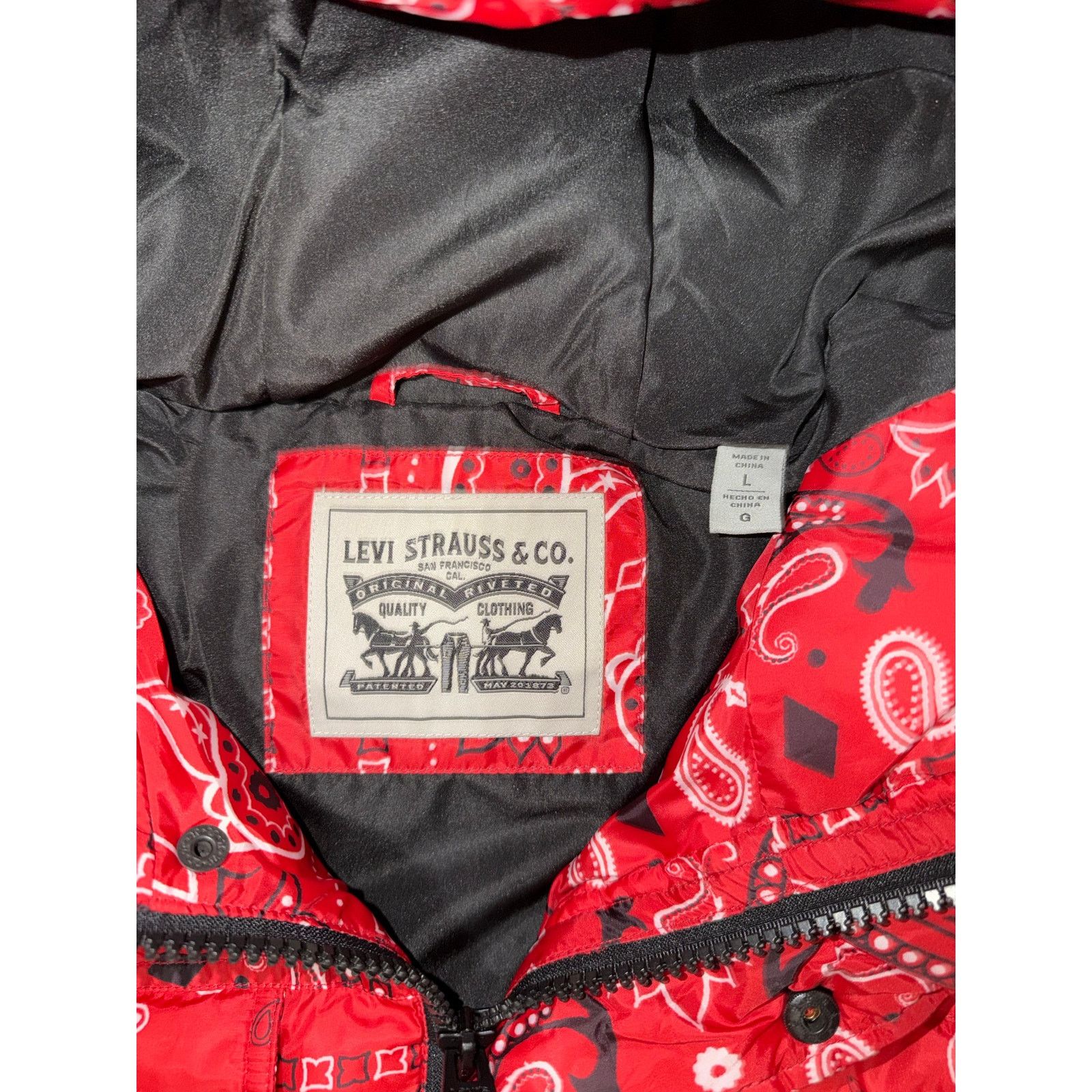 Levi's Levi’s Red Paisley Puffer Jacket Size Mens Large Brand New Size L / US 10 / IT 46 - 3 Thumbnail