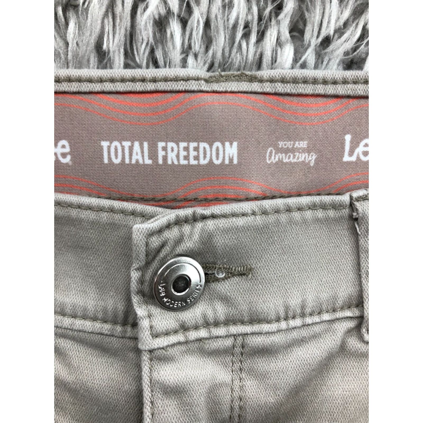 Lee Lee Womens CHINO Shorts Midi Rise Beige 8 Regular 5-Pocket Stretch Denim Cotton Logo Vintage? No. Size 30" / US 8 / IT 44 - 6 Thumbnail