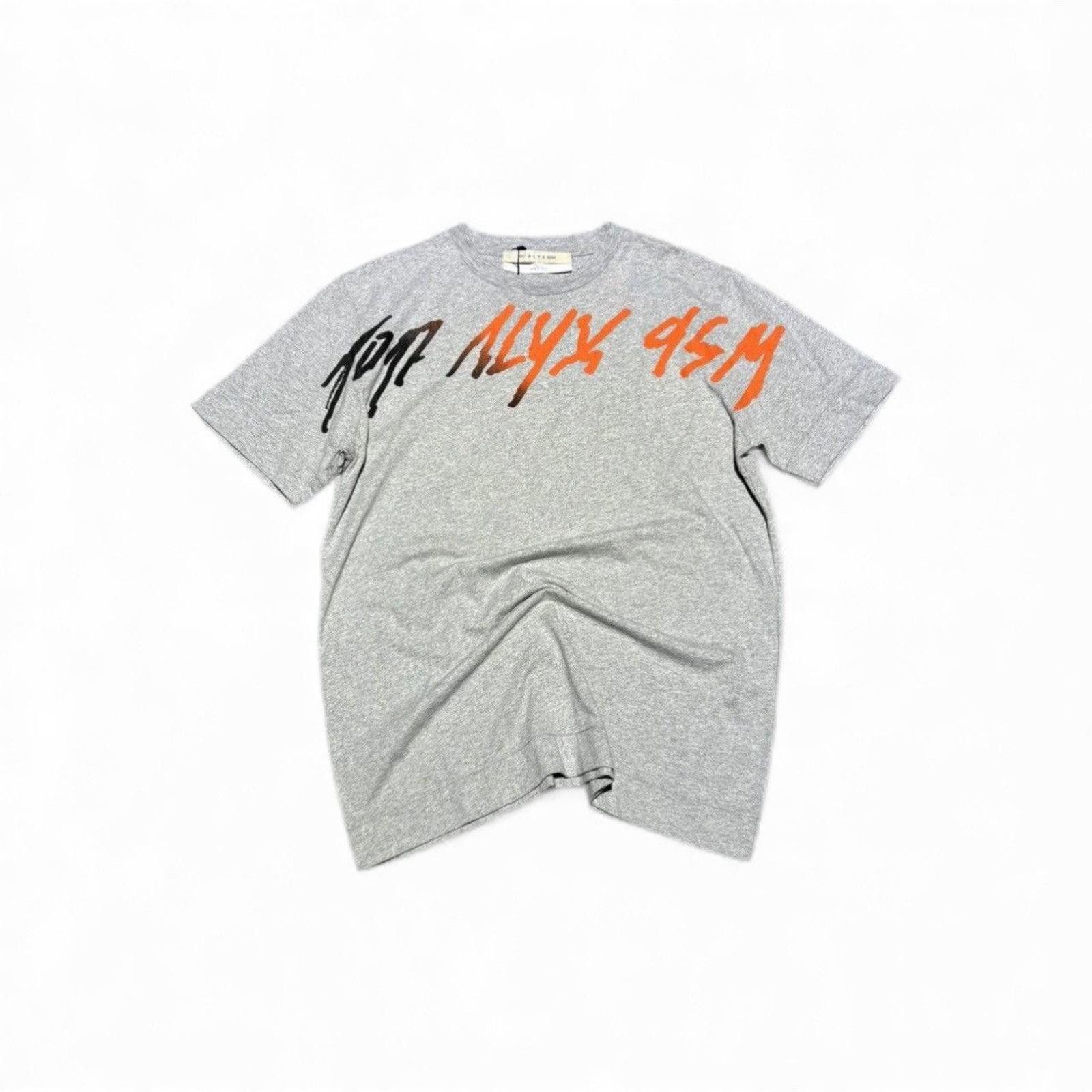 1017 ALYX 9SM [NEW] 1017 ALYX 9SM “Script” Tee Size US S / EU 44-46 / 1 - 1 Thumbnail