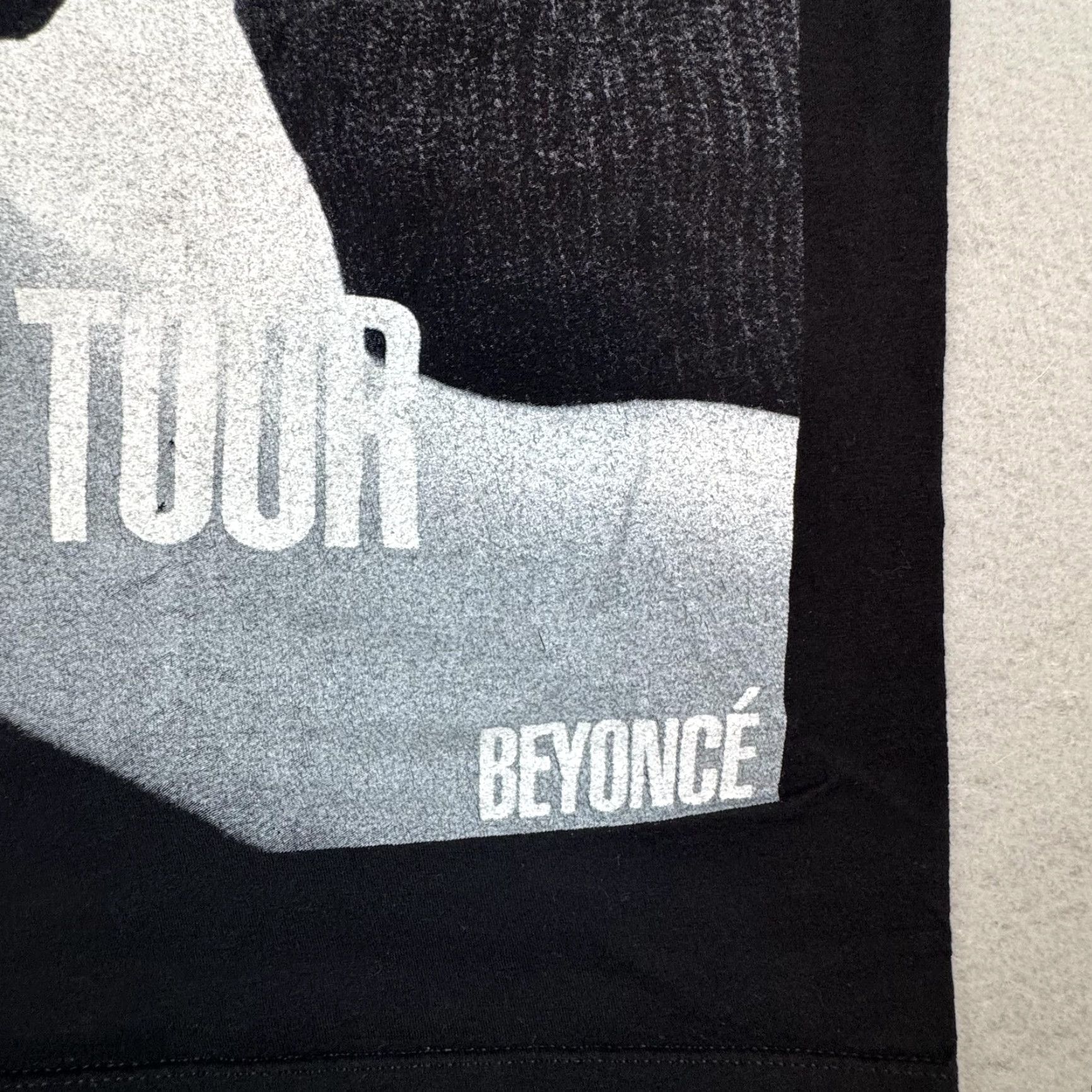 Vintage VINTAGE Jay Z Beyonce On The Run Tour Shirt Mens Medium Black Concert Band Tee Music Size US M / EU 48-50 / 2 - 4 Thumbnail