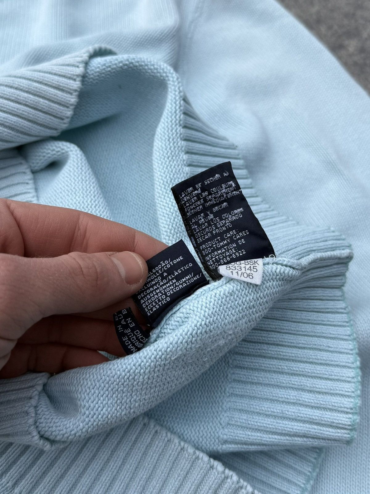 Other Vintage Tommy Hilfiger Y2K streetwear sweater Size US S / EU 44-46 / 1 - 15 Thumbnail