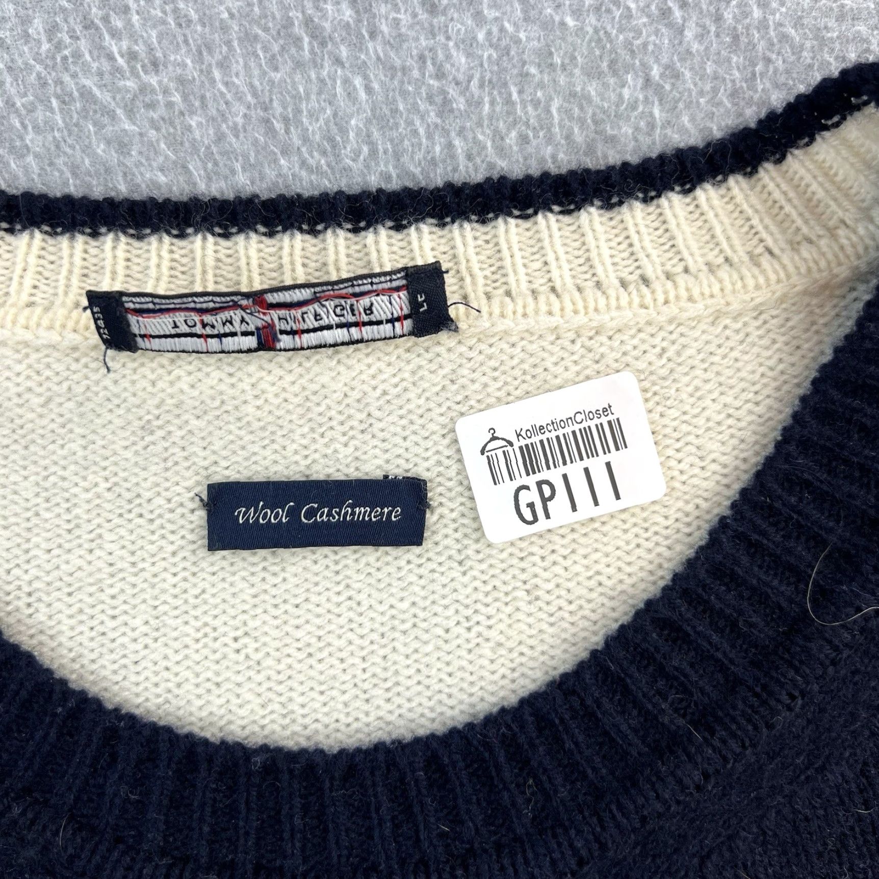 Tommy Hilfiger Tommy Hilfiger Sweater Womens Large Blue Long Sleeve Heart Graphic Wool Cashmere Pullover Size L / US 10 / IT 46 - 7 Thumbnail