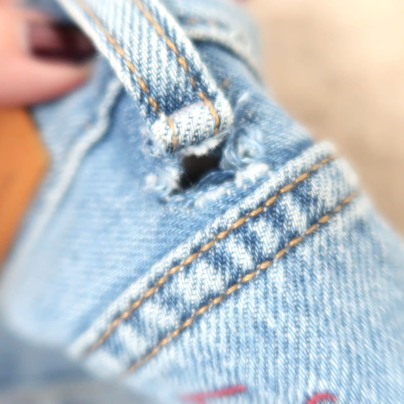 Tommy Hilfiger VINTAGE Tommy Hilfiger Light Wash Blue Denim Mini Jean Skirt 29 Womens Skirt Short Casual Denim Cotton Distressed 1990s Size 32" / US 10 / IT 46 - 8 Thumbnail
