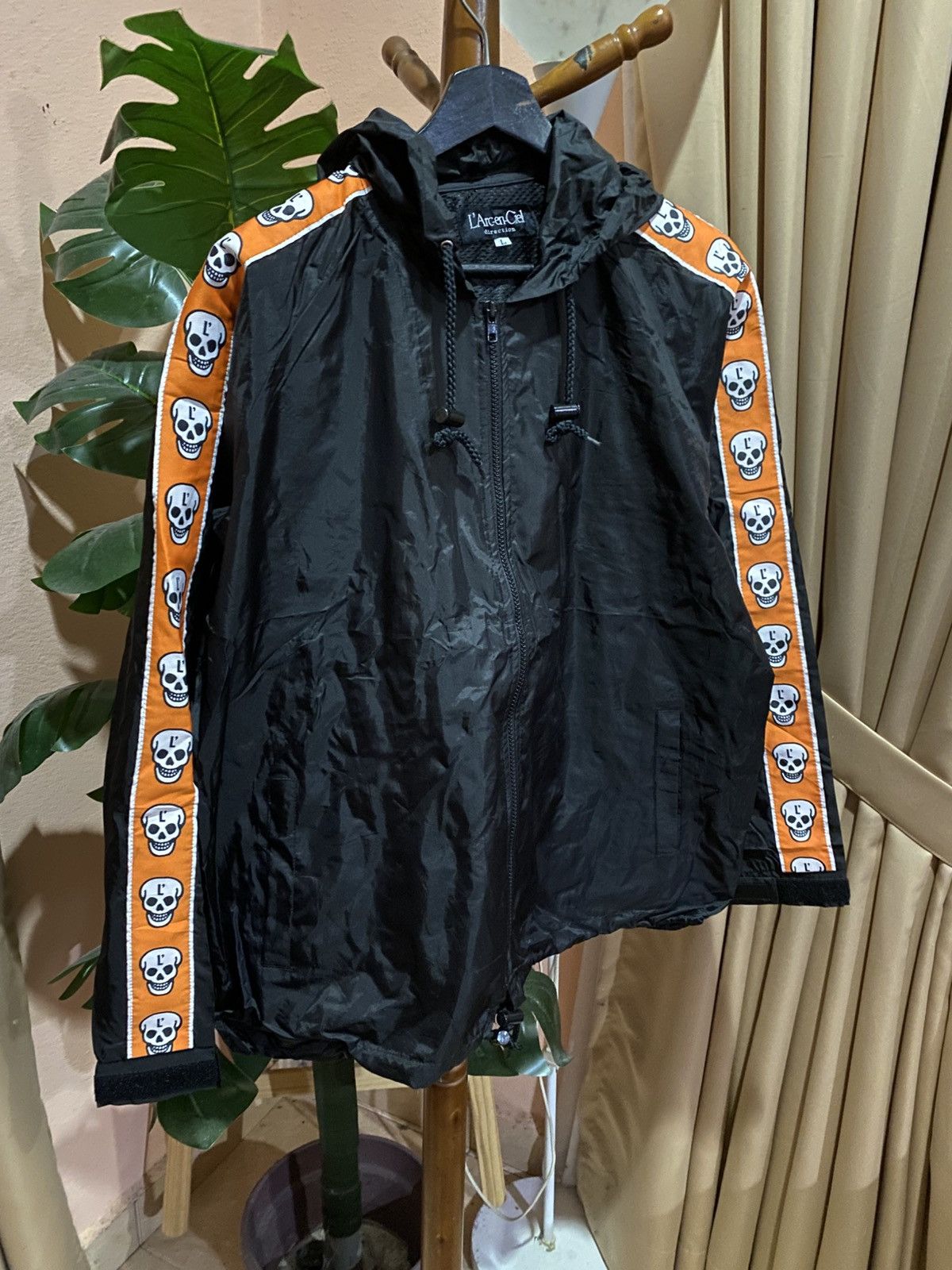Japanese Brand VINTAGE L’ARC-EN-CIEL SKULL SIDE TAPE WINDBREAKER Size US M / EU 48-50 / 2 - 6 Thumbnail