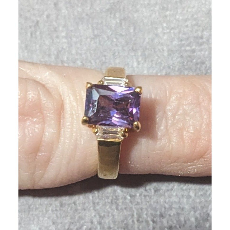 Other Whimsical Fantasy Purple Stone Bright Gold Tone Ring Size Size ONE SIZE - 5 Thumbnail