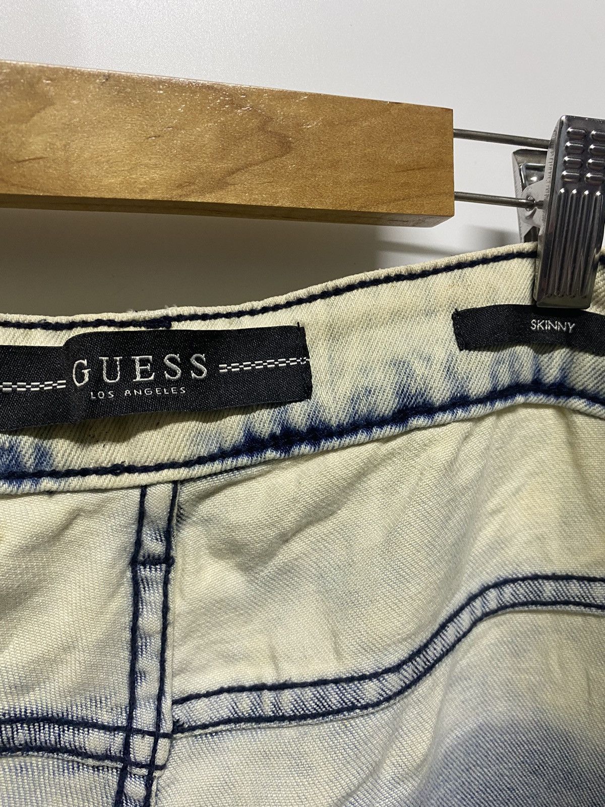 Guess × Vintage Vintage GUESS Los Angelas Skinny Distressed Denim Jeans Size US 34 / EU 50 - 19 Thumbnail