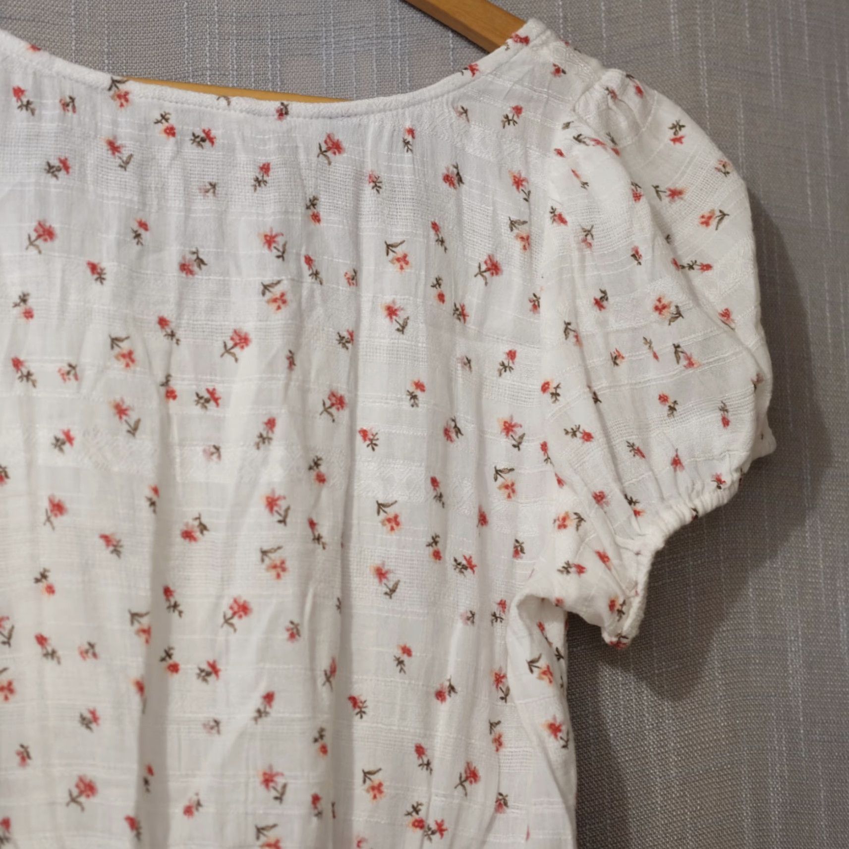 American Eagle Outfitters American Eagle Smocked Top Womens L White Floral Cropped Puff Sleeve Size L / US 10 / IT 46 - 7 Thumbnail