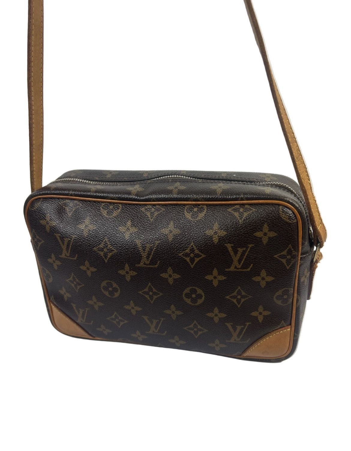 Louis Vuitton Louis Vuitton Monogram Crossbody Bag Size ONE SIZE - 2 Thumbnail