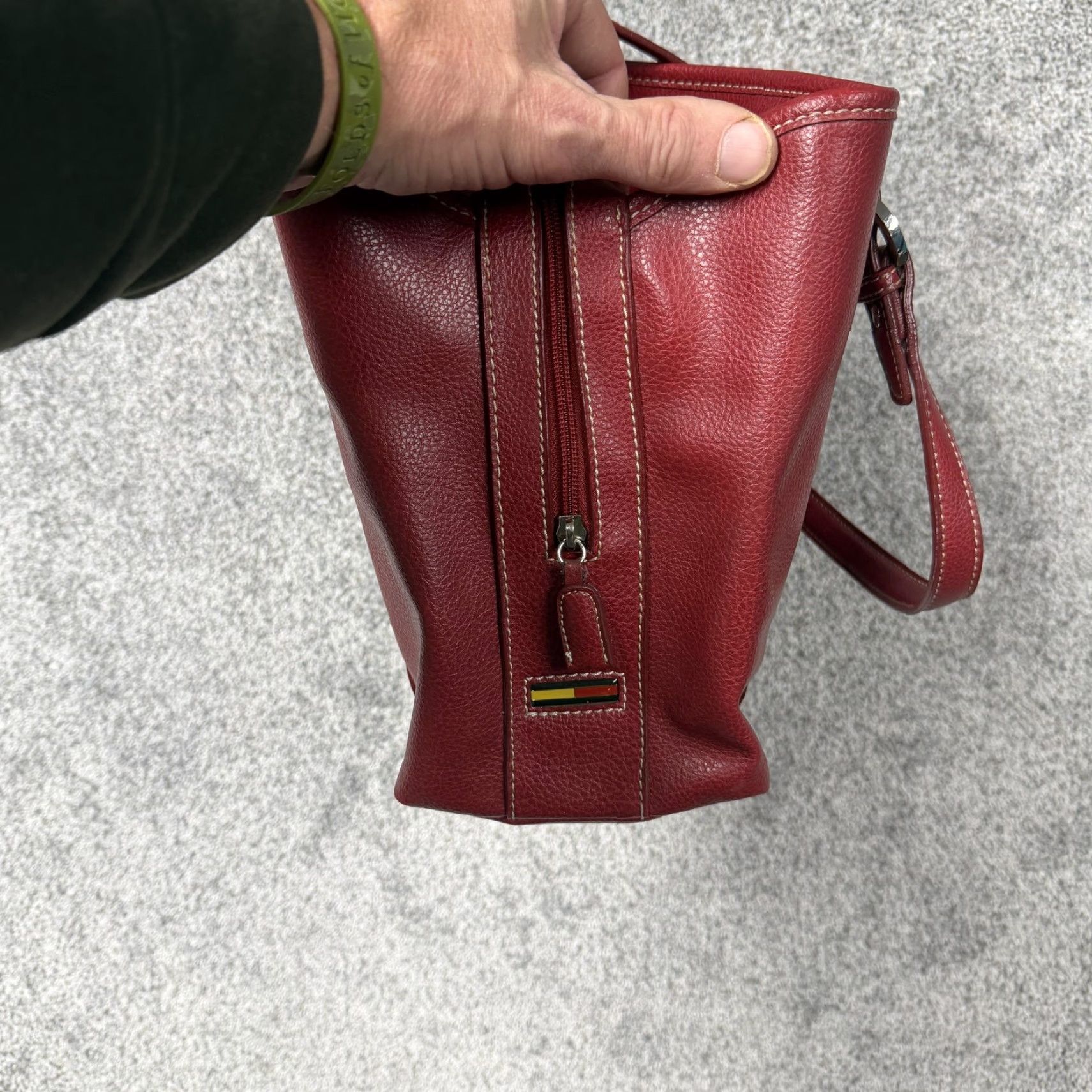 Tommy Hilfiger VINTAGE Tommy Hilfiger Tote Bag Red Medium Faux Leather Shoulder Purse Handbag Women Size ONE SIZE - 7 Thumbnail