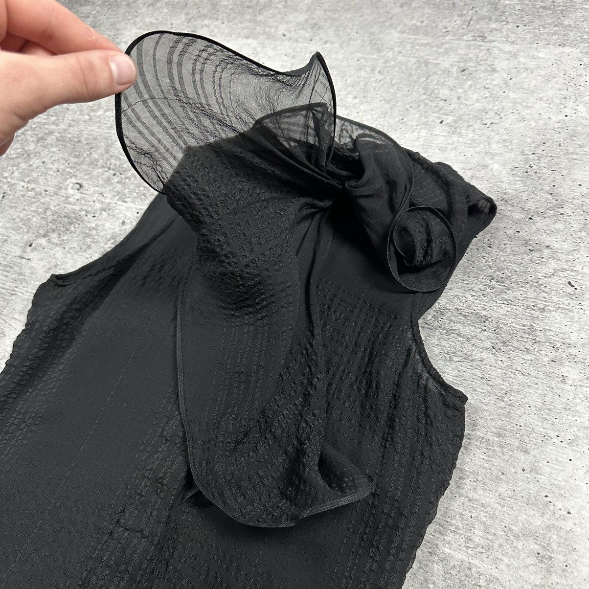 Emporio Armani Emporio Armani Black Sheer Crepe Sleeveless Bow Top Silk Size XS / US 0-2 / IT 36-38 - 6 Thumbnail