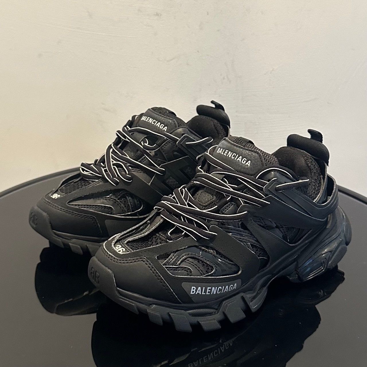 Balenciaga Balenciaga Black Lowtop Sneakers us_6 Women Size US 6 / IT 36 - 1 Thumbnail