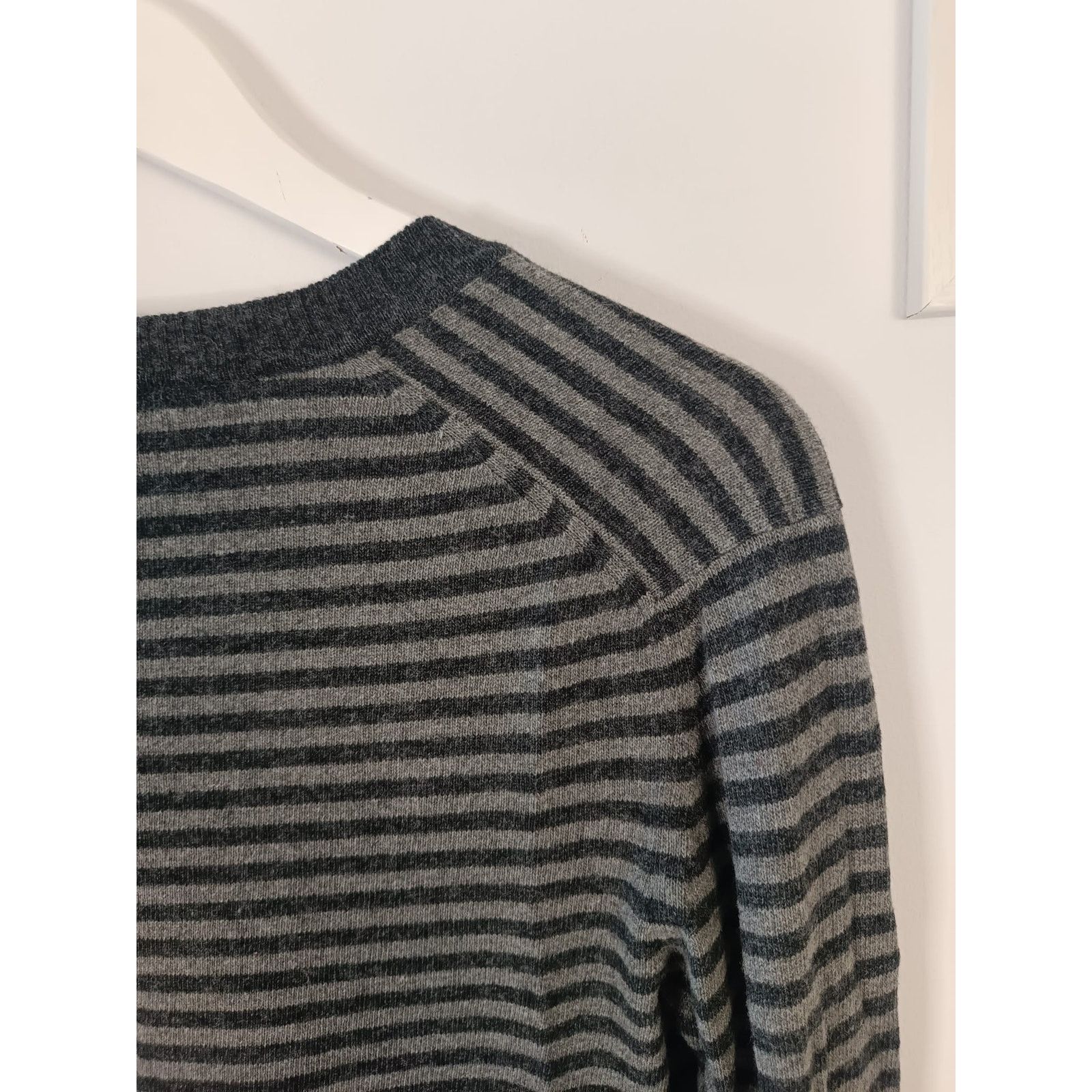 Burberry Burberry Women V-Neck Jumper Knitwear Sweater Striped Wool Size M / US 6-8 / IT 42-44 - 5 Thumbnail