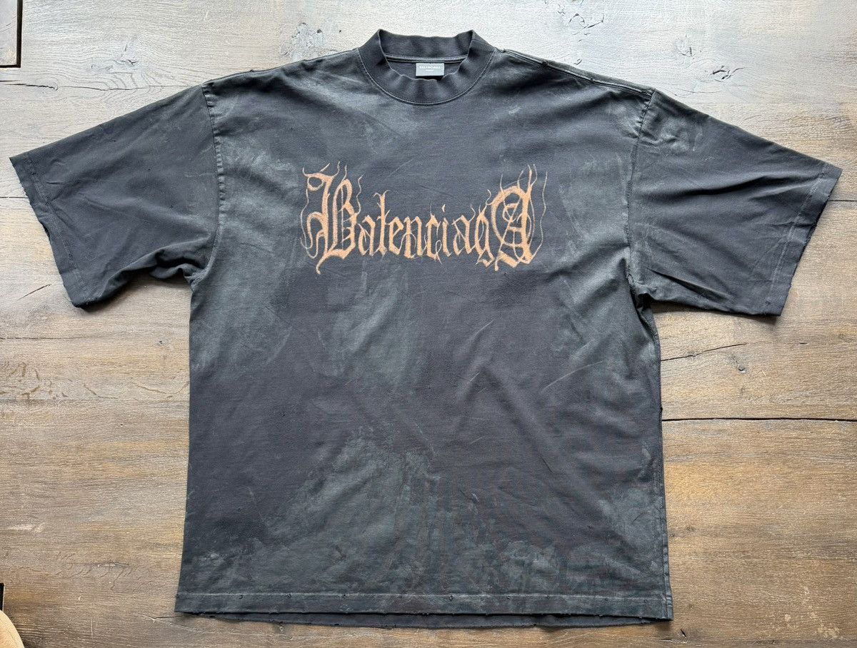 Balenciaga Distressed Gothic logo oversized size large L Size US L / EU 52-54 / 3 - 6 Thumbnail