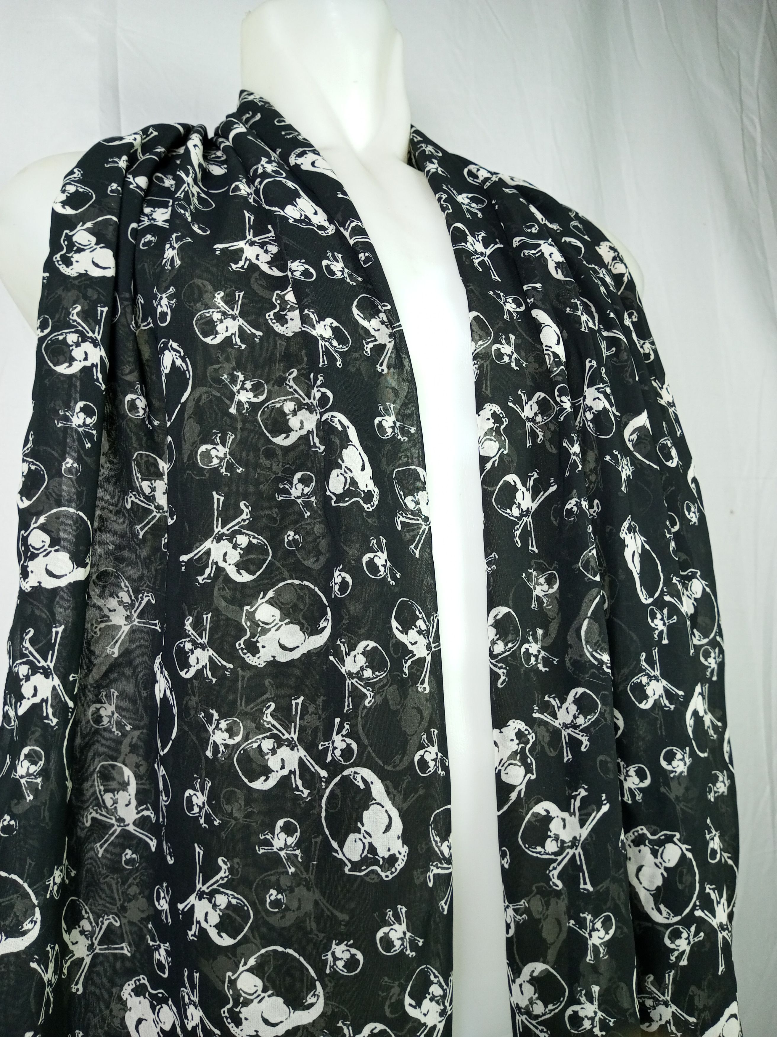 Japanese Brand Skulls scarf Inspired by Alexander Mcqueen Size ONE SIZE - 4 Thumbnail