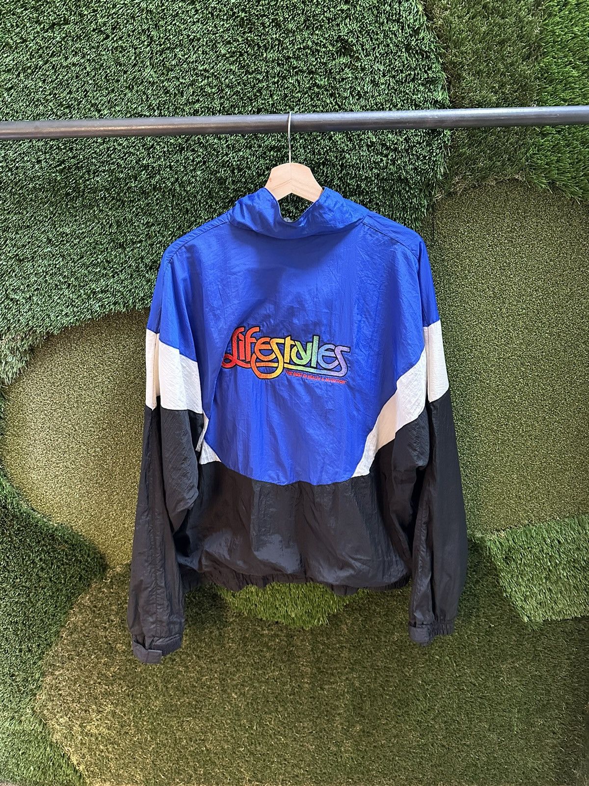 Vintage Vintage Lifestyles Zip-up Light Jacket Size XL Size US XL / EU 56 / 4 - 2 Thumbnail