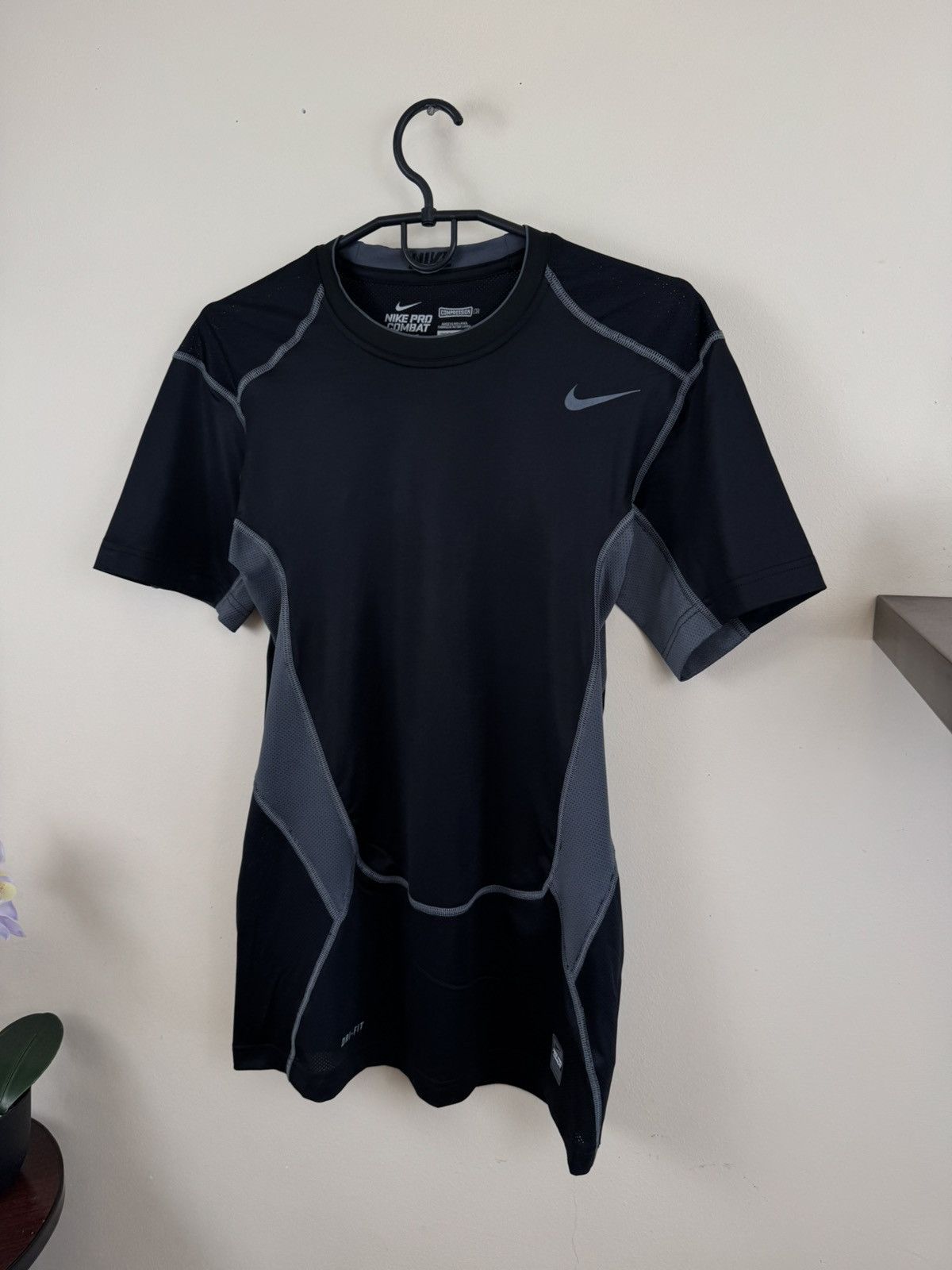 Nike Nike Pro Combat Compression T shirt XL Black Sport Fitness Size US XL / EU 56 / 4 - 5 Thumbnail