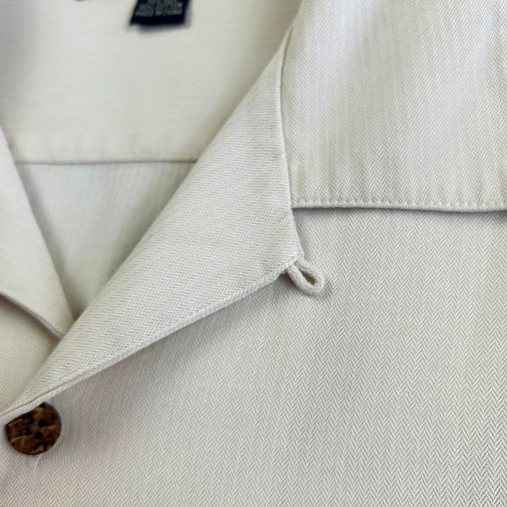 Tommy Bahama VINTAGE Tommy Bahama Silk Blend Shirt Camp XL Ivory Men XL Button-Up Collared Short Sleeve Travel Casual Graphic Print Tropical Hawaiian Music Size US XL / EU 56 / 4 - 5 Thumbnail