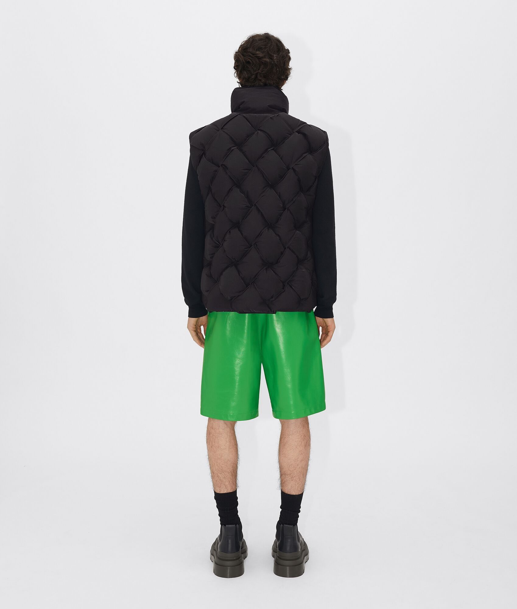 Bottega Veneta o1n1vont1224 Vest in Black Size US M / EU 48-50 / 2 - 3 Thumbnail