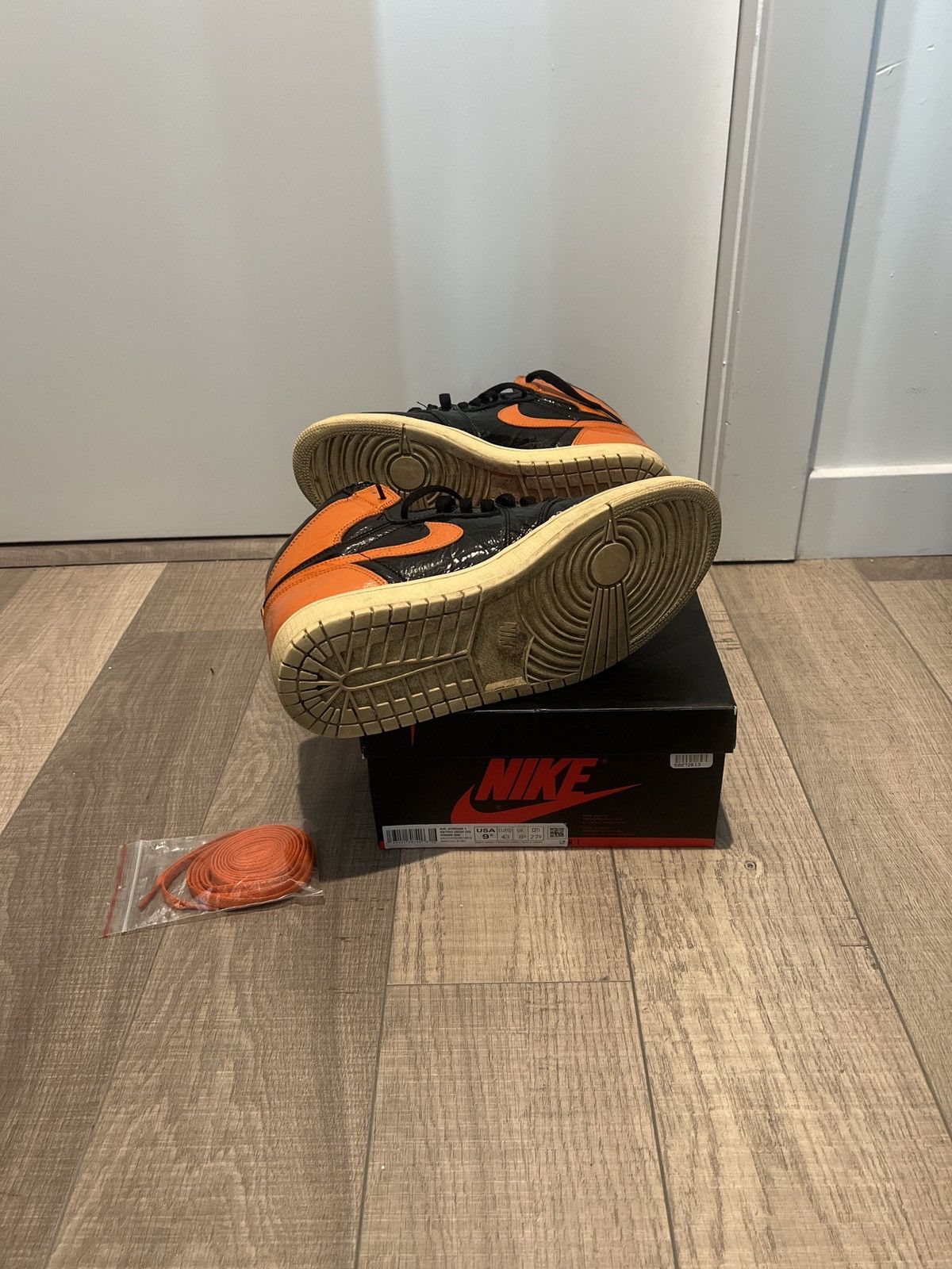 Jordan Brand × Nike Air Jordan 1 Retro High OG Shattered Backboard Size US 9.5 / EU 42-43 - 2 Thumbnail