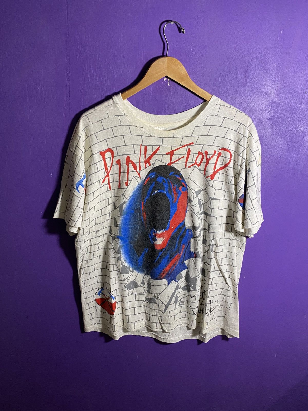 Band Tees Vintage 1993 Pink Floyd the wall AOP t-shirt Size US XL / EU 56 / 4 - 1 Thumbnail