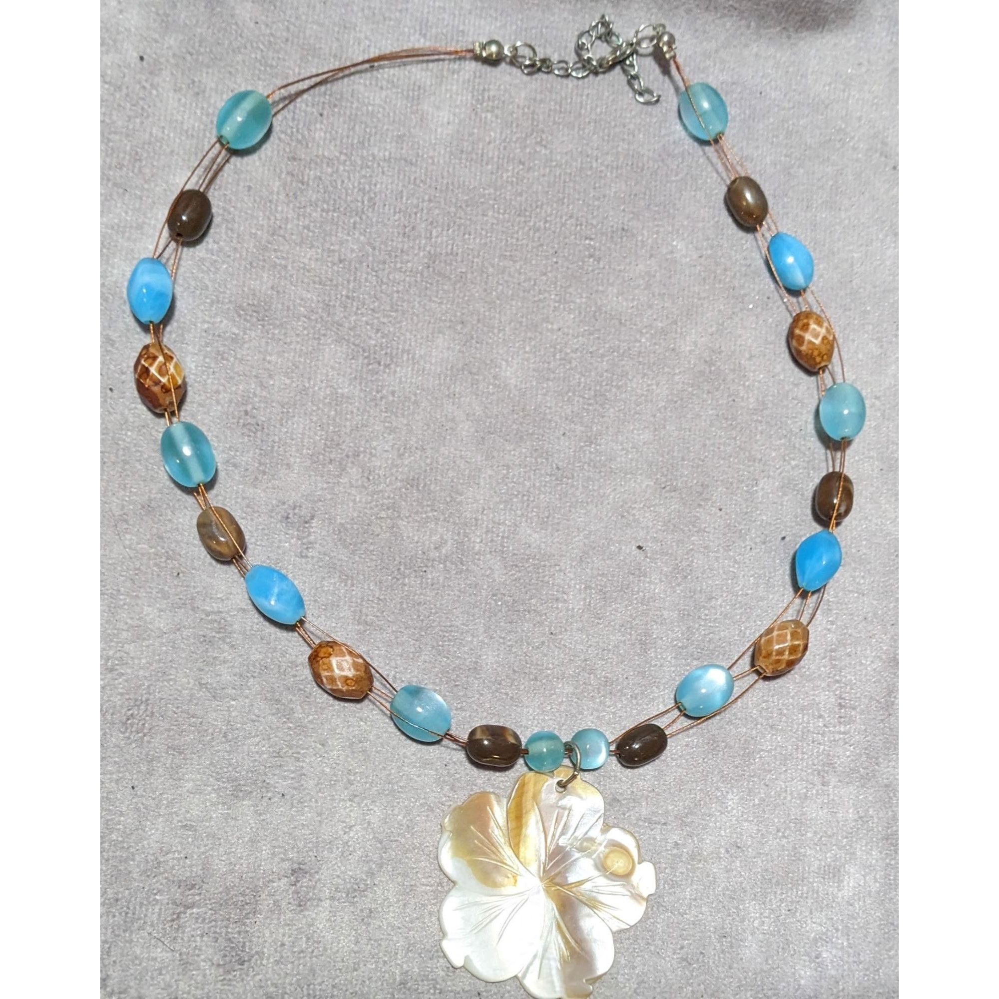 Other Vintage Mother Of Pearl Flower Beaded Necklace Size ONE SIZE - 12 Thumbnail