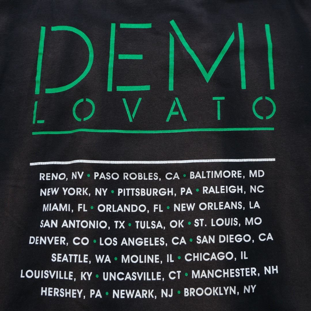 Band Tees Demi Lovato World Tour Size US M / EU 48-50 / 2 - 4 Thumbnail