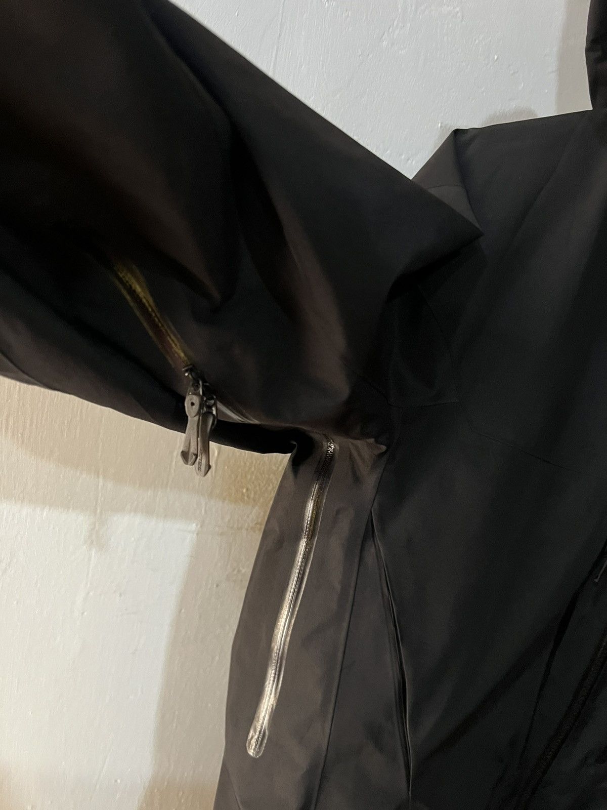 Arc'teryx Arc'teryx Alpha SV 24k Size US L / EU 52-54 / 3 - 8 Thumbnail