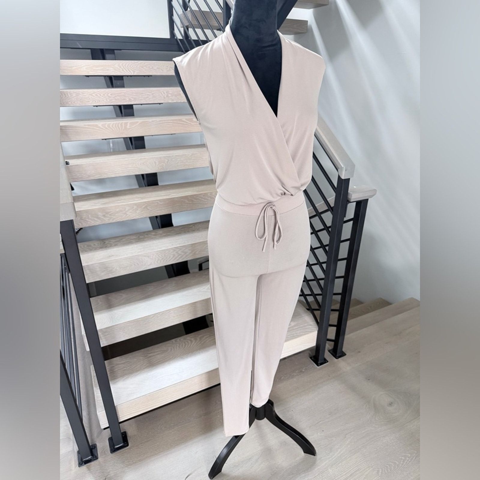 Other New Y2K Chic Cream Sleeveless Jumpsuit size XS/S Size 27" / US 4 / IT 40 - 2 Thumbnail