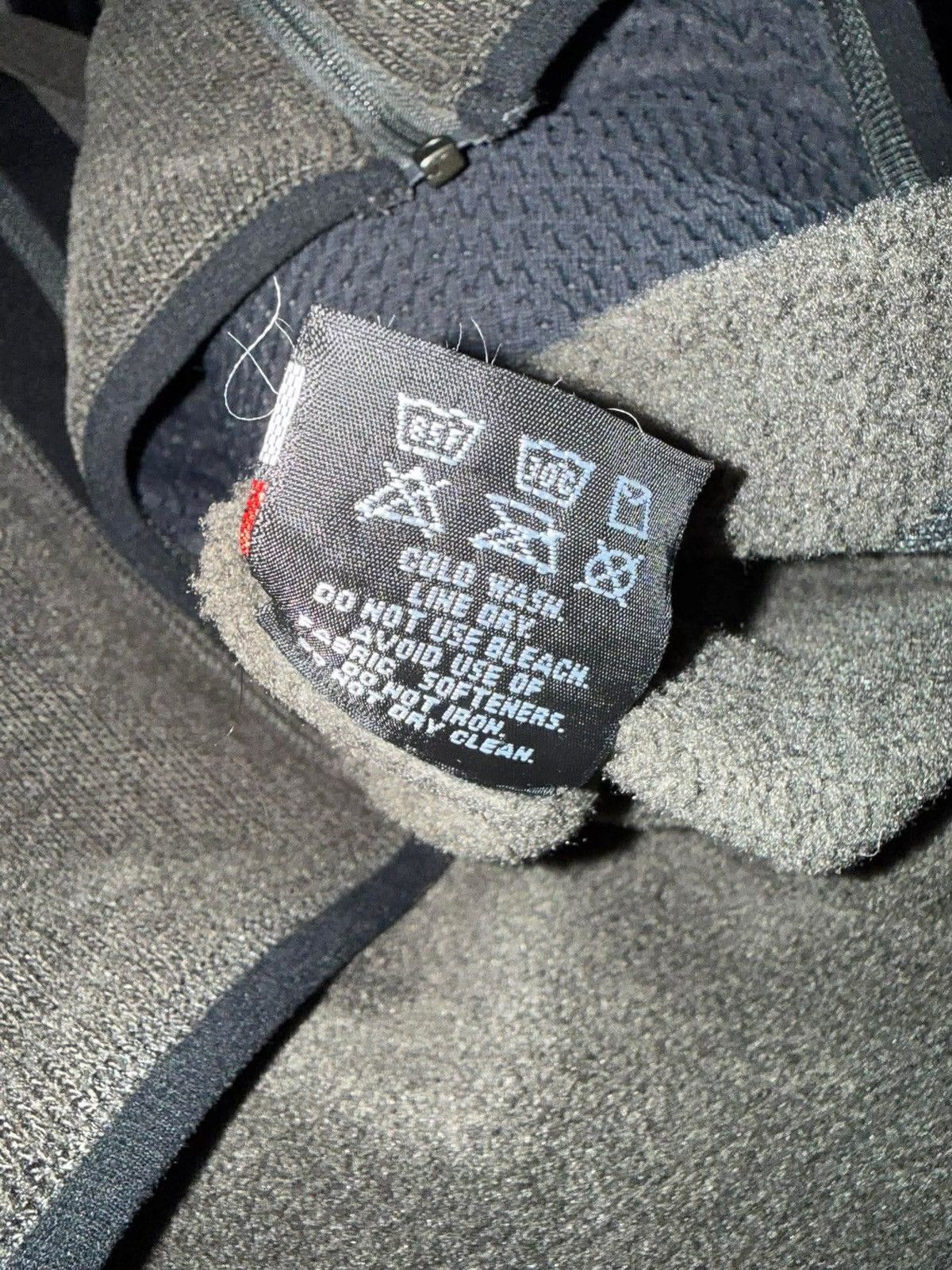 Arc'teryx Vintage Arcteryx Covert Polartec Fleece Jacket Canada Made Size US M / EU 48-50 / 2 - 5 Thumbnail