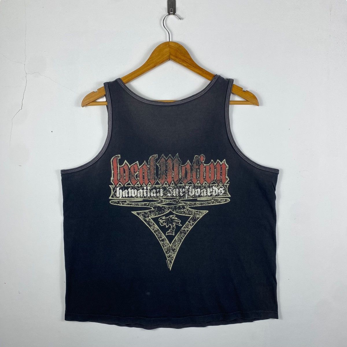 Vintage Vintage 90's LOCAL MOTION Hawaiian Surfboards Faded Tank Top Size US L / EU 52-54 / 3 - 4 Thumbnail