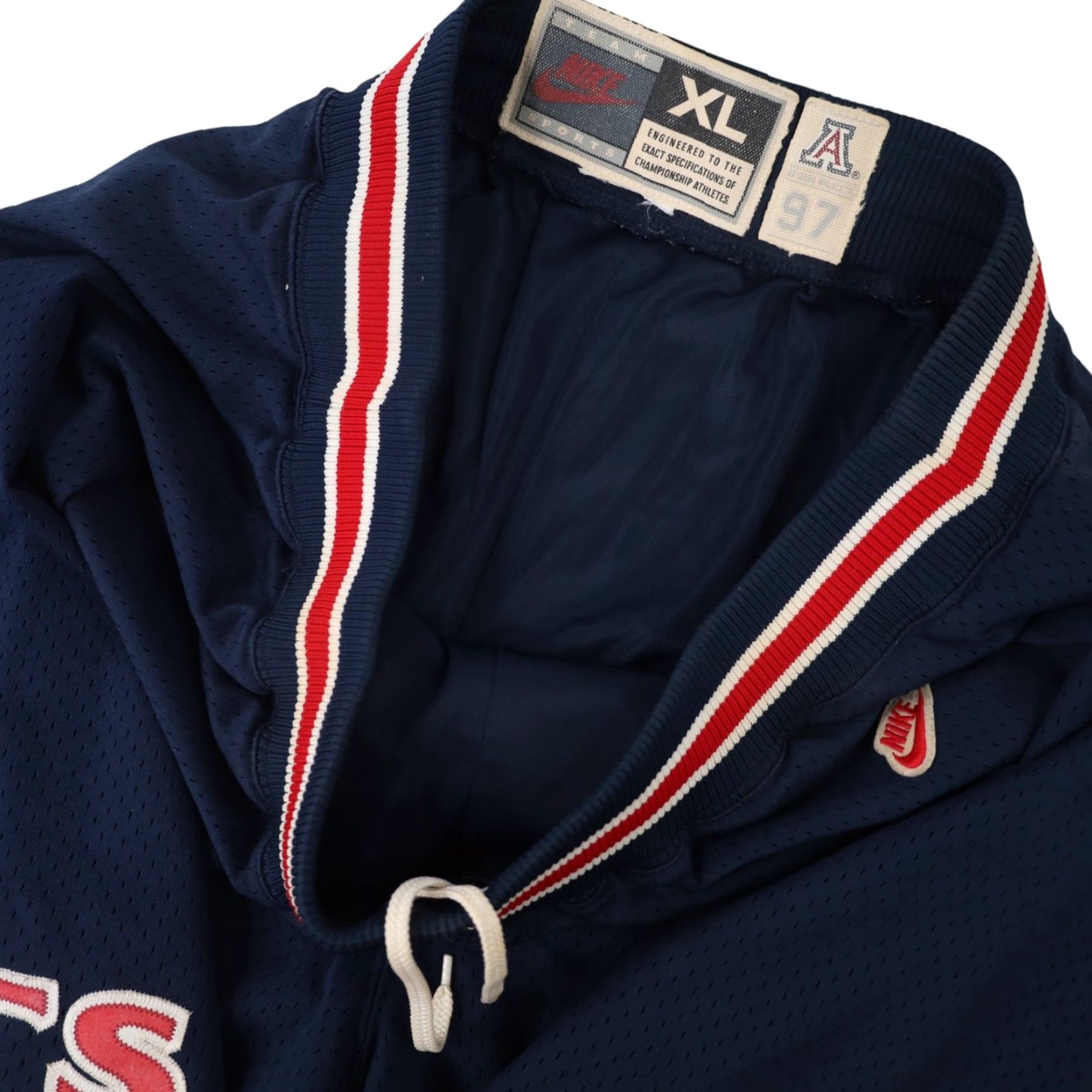 Nike VINTAGE Nike Arizona Wildcats All Sewn Basketball Short Shirt XL Men Blue Size US 36 / EU 52 - 5 Thumbnail