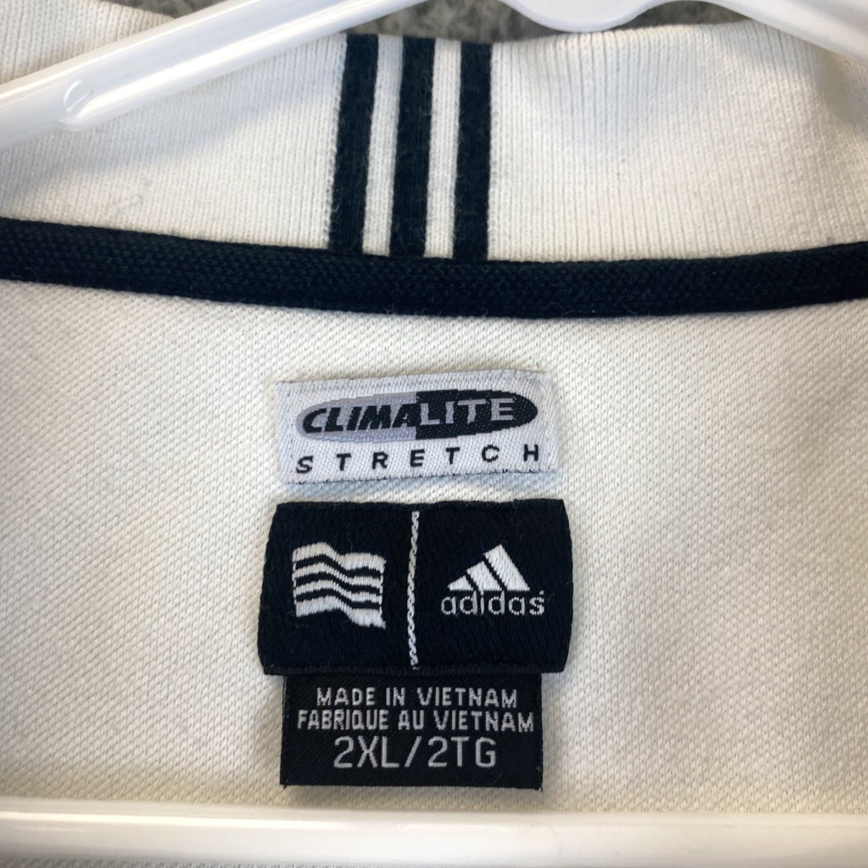 Adidas adidas Men Polo Shirt Short Sleeve Button 2XL White / 68-33 Regular Logo All Seasons Casual Blended Fabric 100% Polyester Size US XXL / EU 58 / 5 - 3 Thumbnail