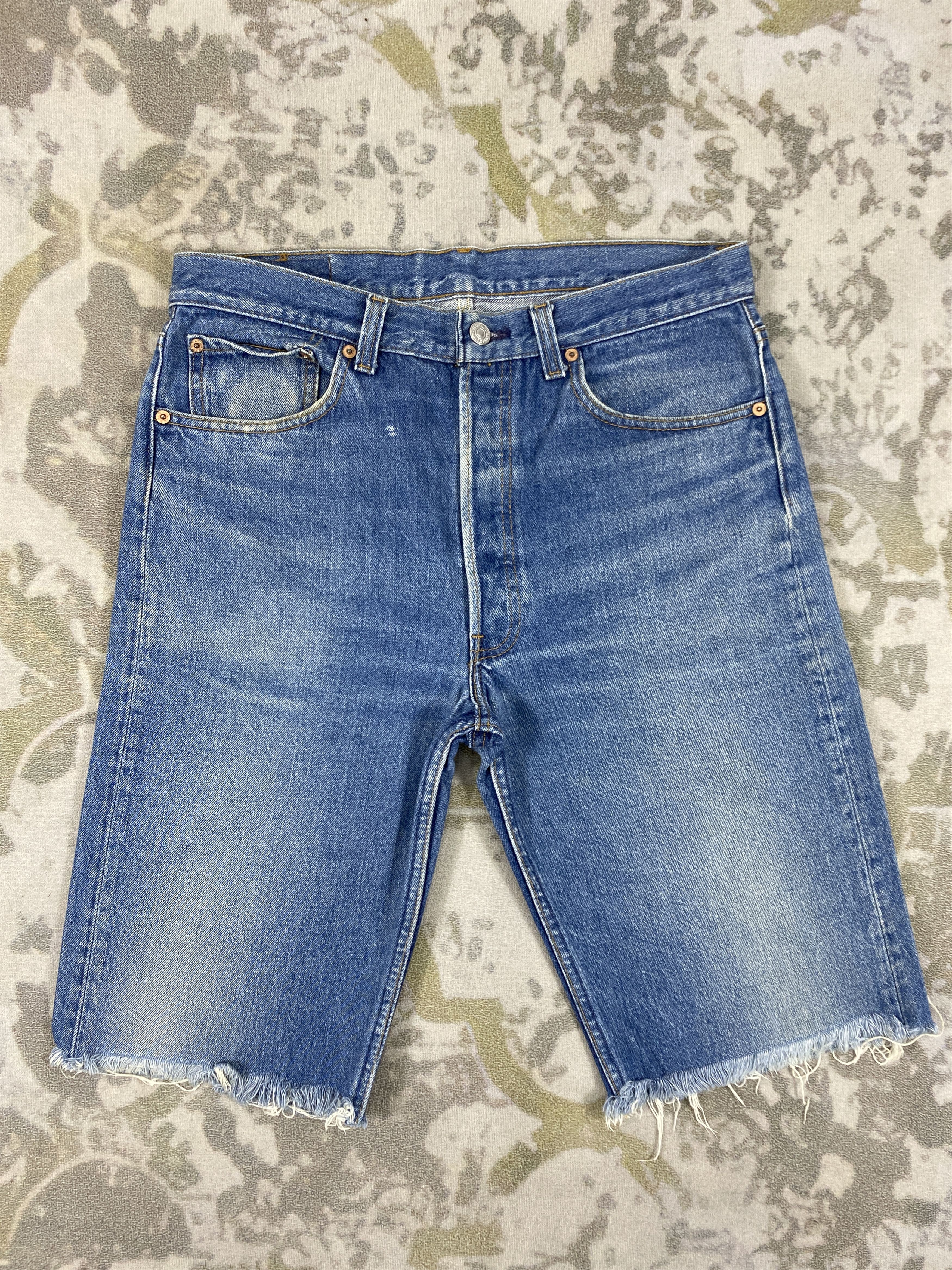 Levi's Distressed Vintage Levi's 501 Short Denim Jeans 33x12-JN3530 Size US 33 - 1 Thumbnail
