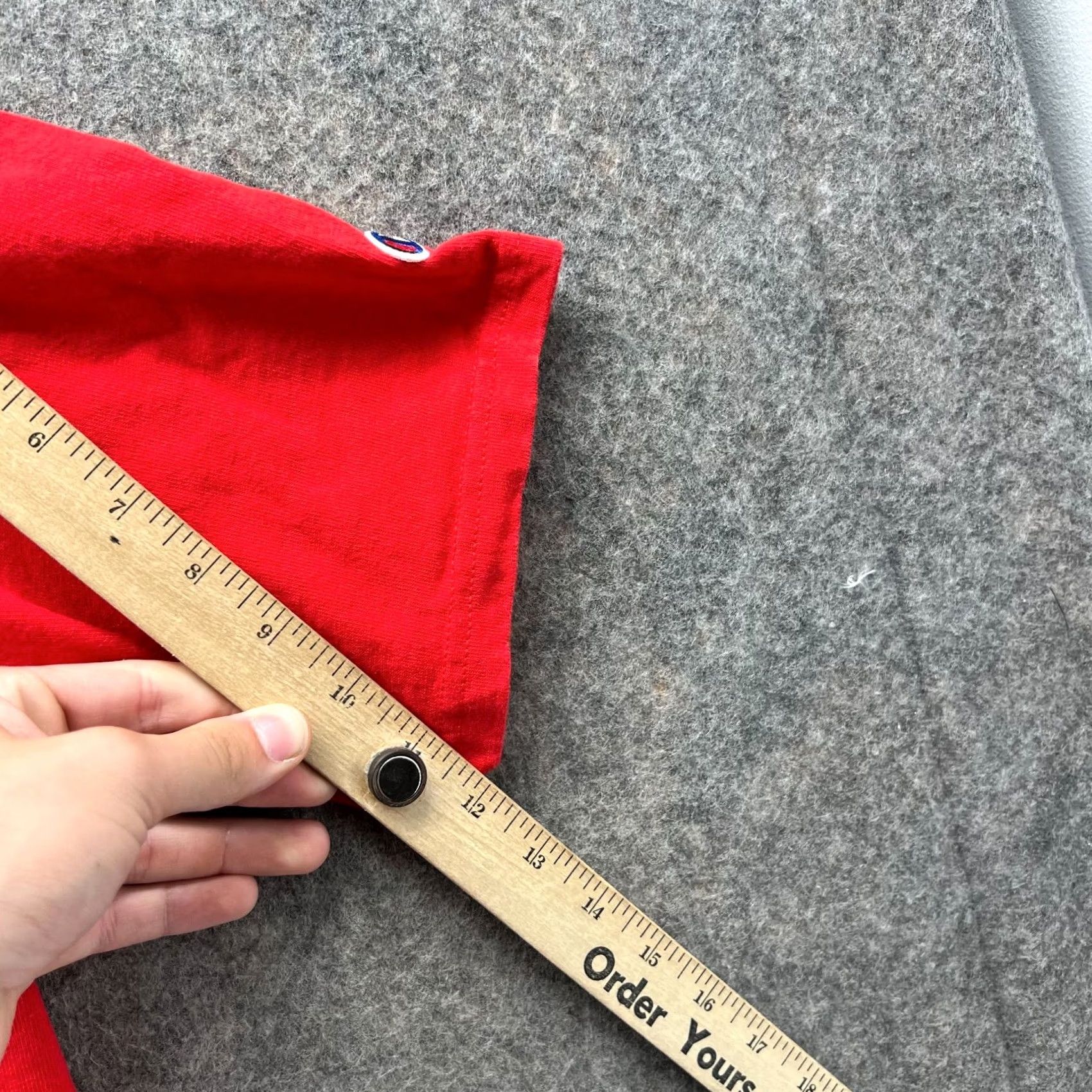 Champion VINTAGE Champion Shirt Mens Large Red Crewneck Short Sleeve Cotton Logo Tee Y2K Decade Classic Prime All Seasons Boys/Mens Size US L / EU 52-54 / 3 - 5 Thumbnail