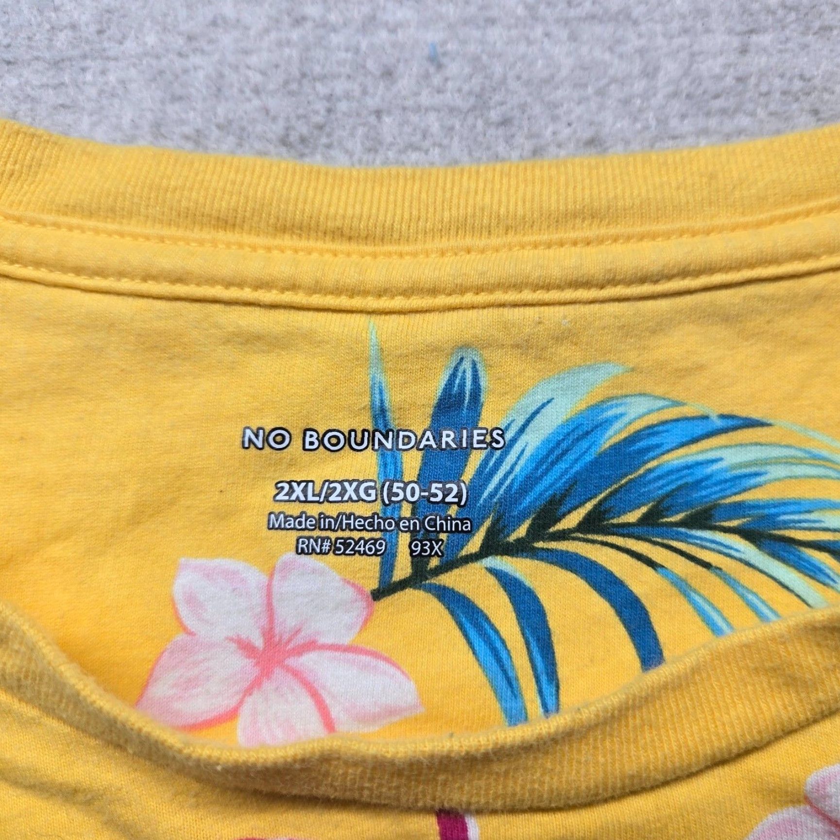 Vintage No Boundaries Shirt Women 2XL Yellow T-Shirt Short Sleeve Mock Neck Basic Casual Lightweight Stretch Comfort 92% Polyester 8% Spandex * Size XXL / US 16-18 / IT 52-54 - 2 Thumbnail