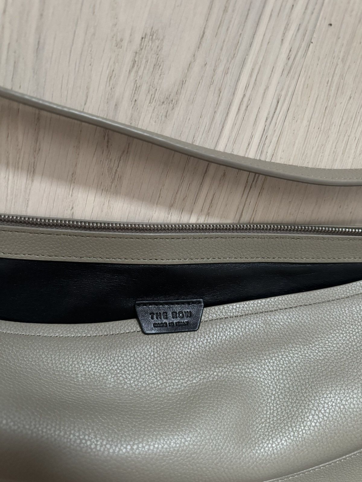 The Row The Row Jouve Small leather shoulder bag Size ONE SIZE - 5 Thumbnail