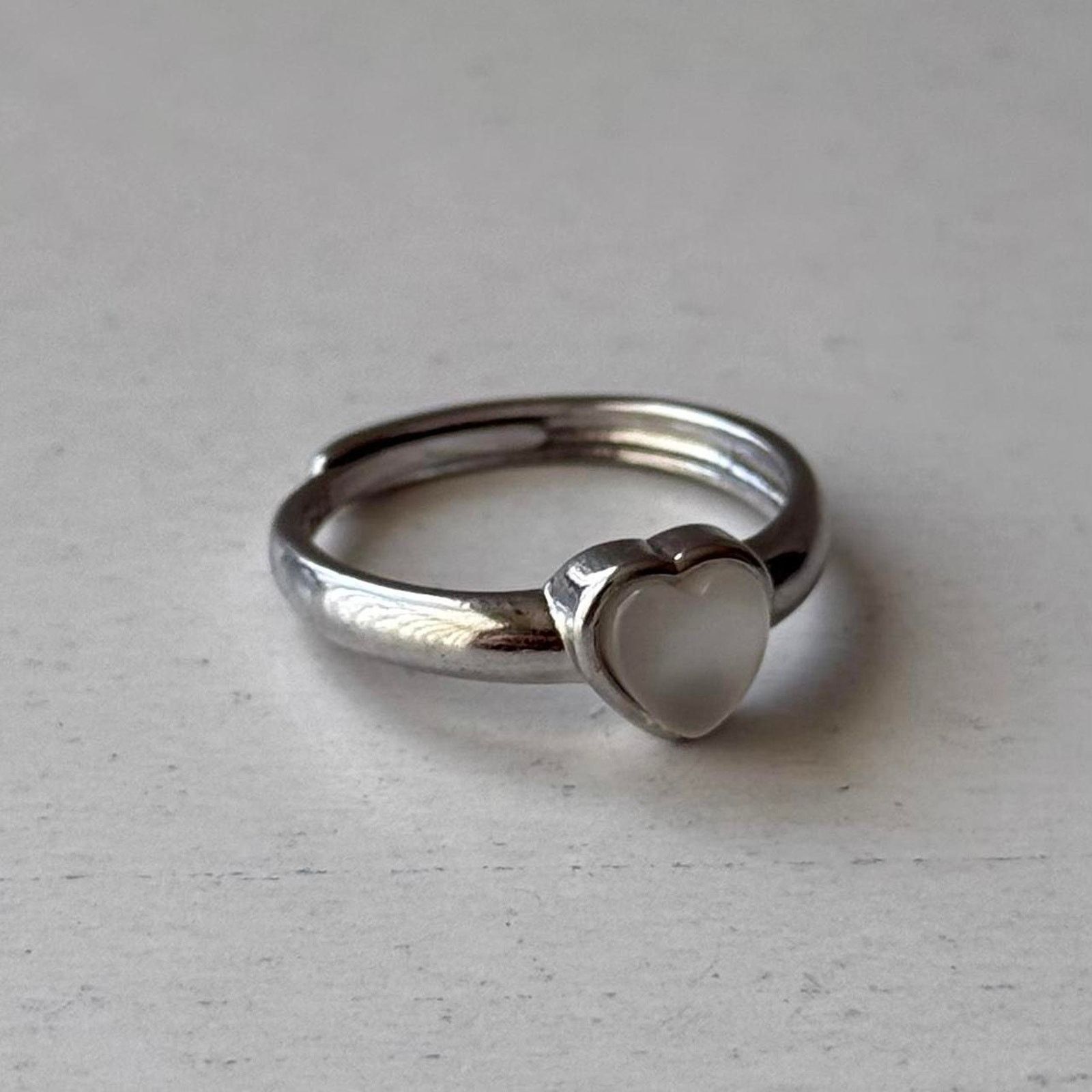 Other Silver pearl heart ring vintage Size ONE SIZE - 3 Thumbnail