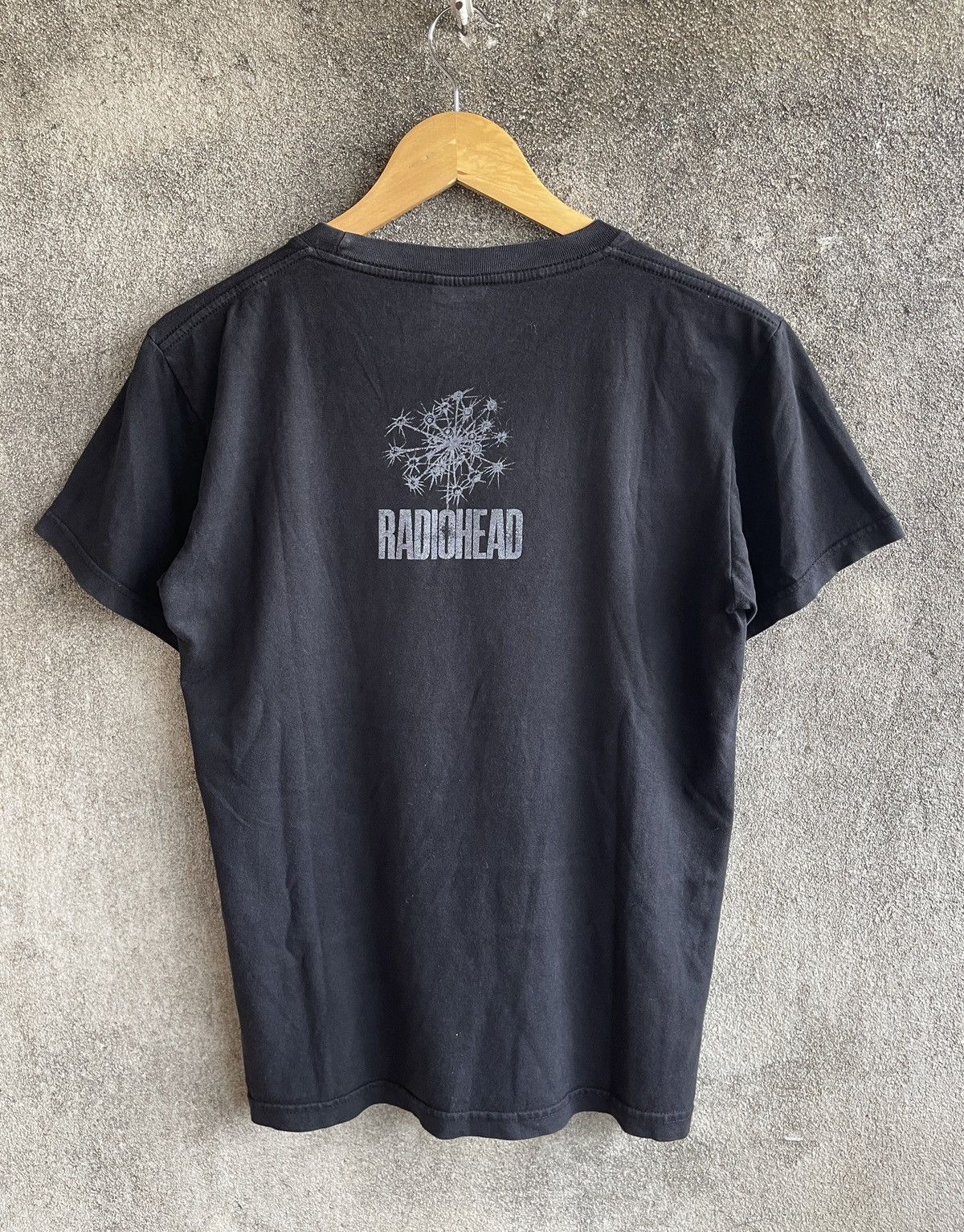 Band Tees Vintage 00s Sun Faded Black🔥RADIO HEAD🔥Rock Band Tshirt Size US S / EU 44-46 / 1 - 3 Thumbnail